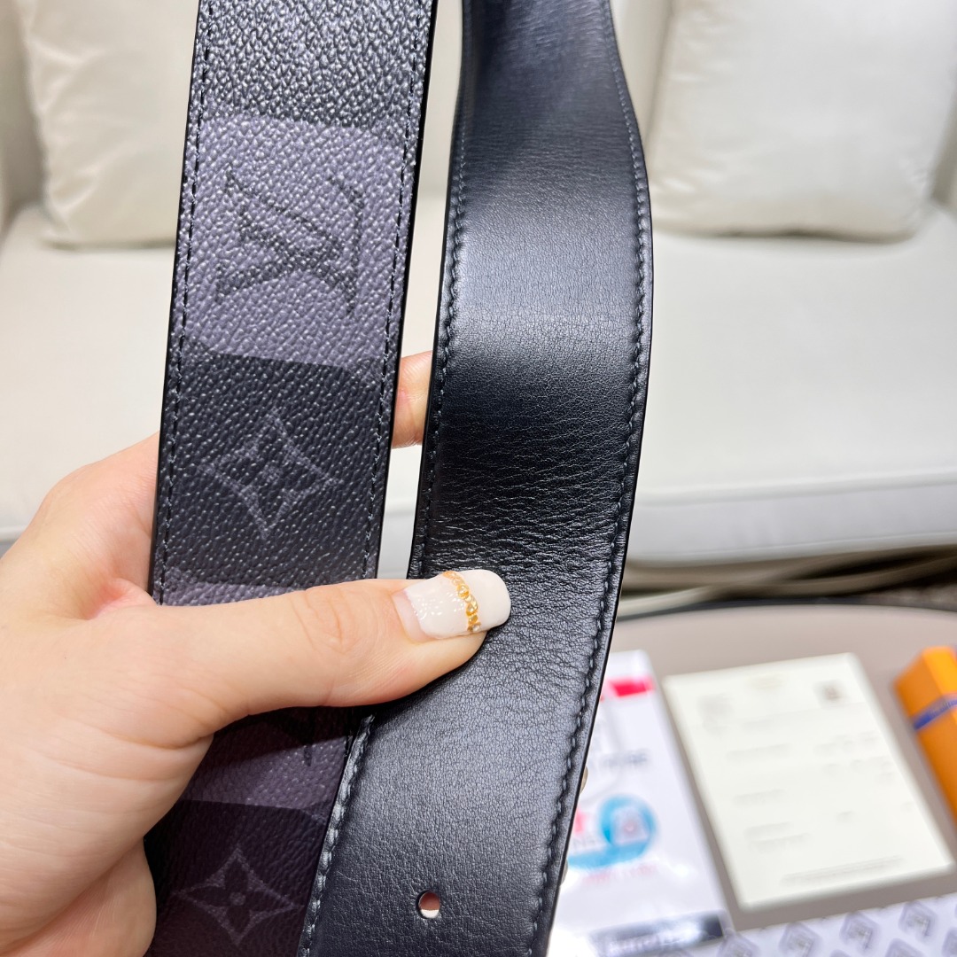 LV Pyramide Stripes