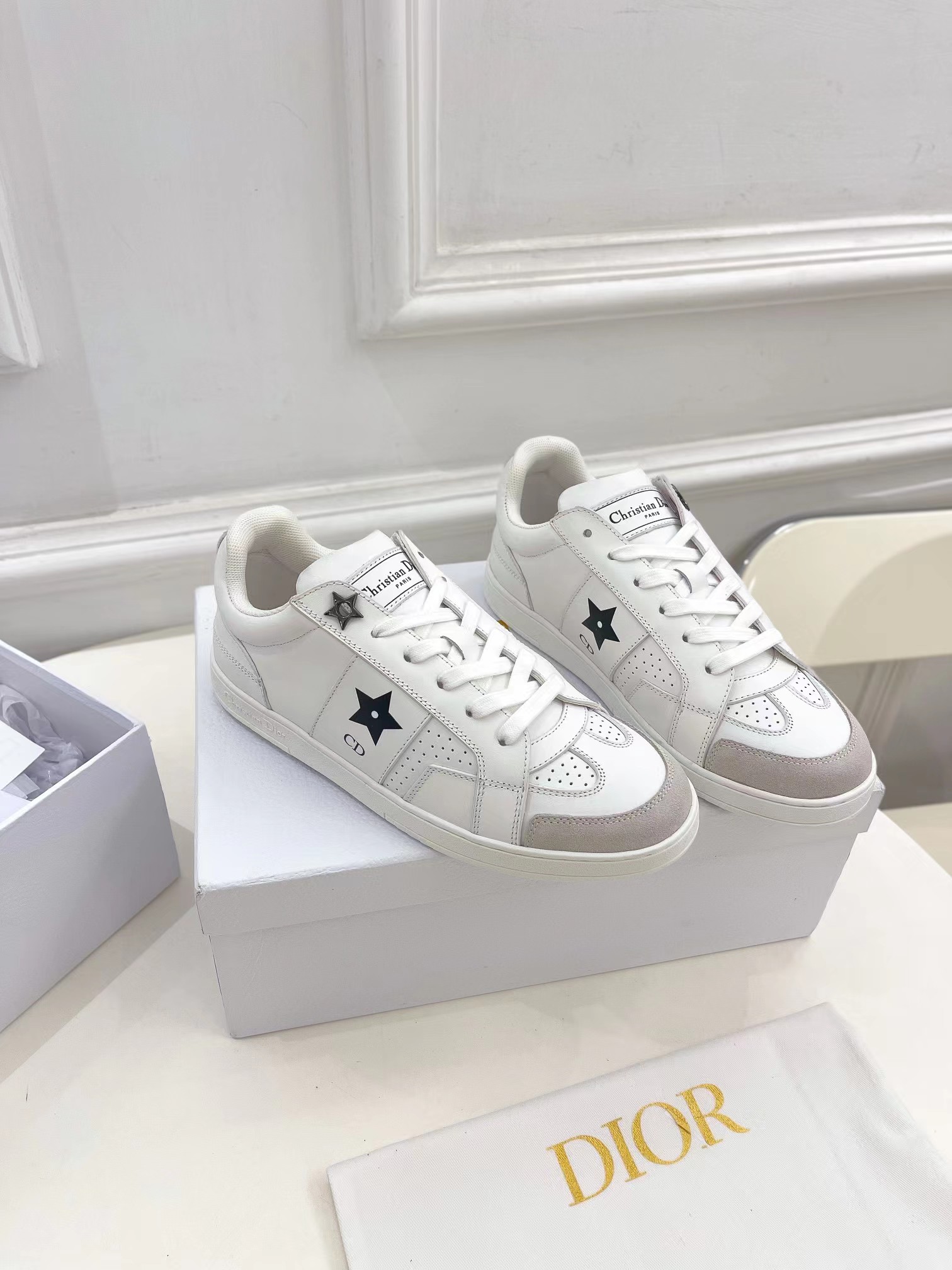 D*or star sneaker
