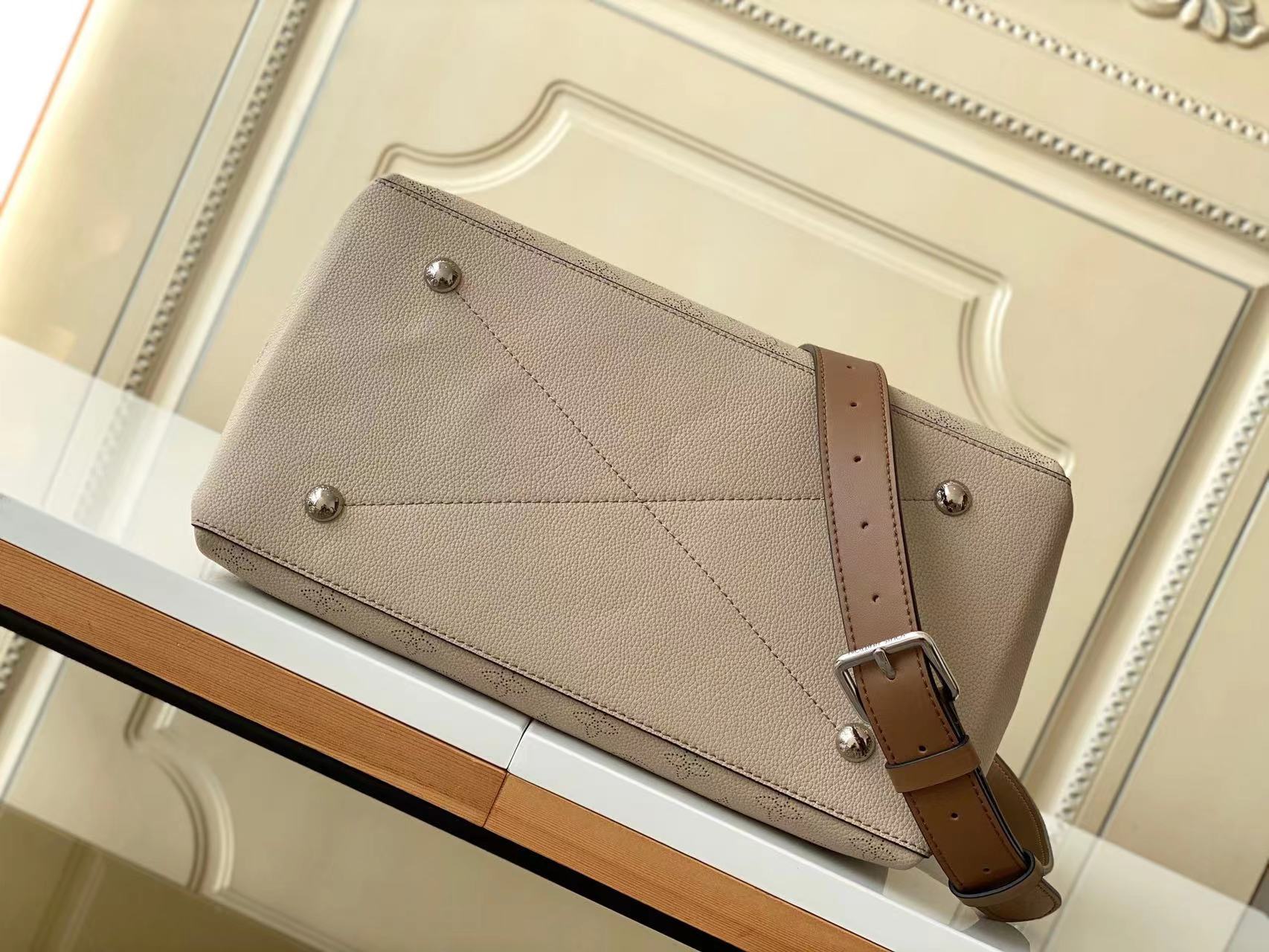 BEAUBOURG HOBO MM
