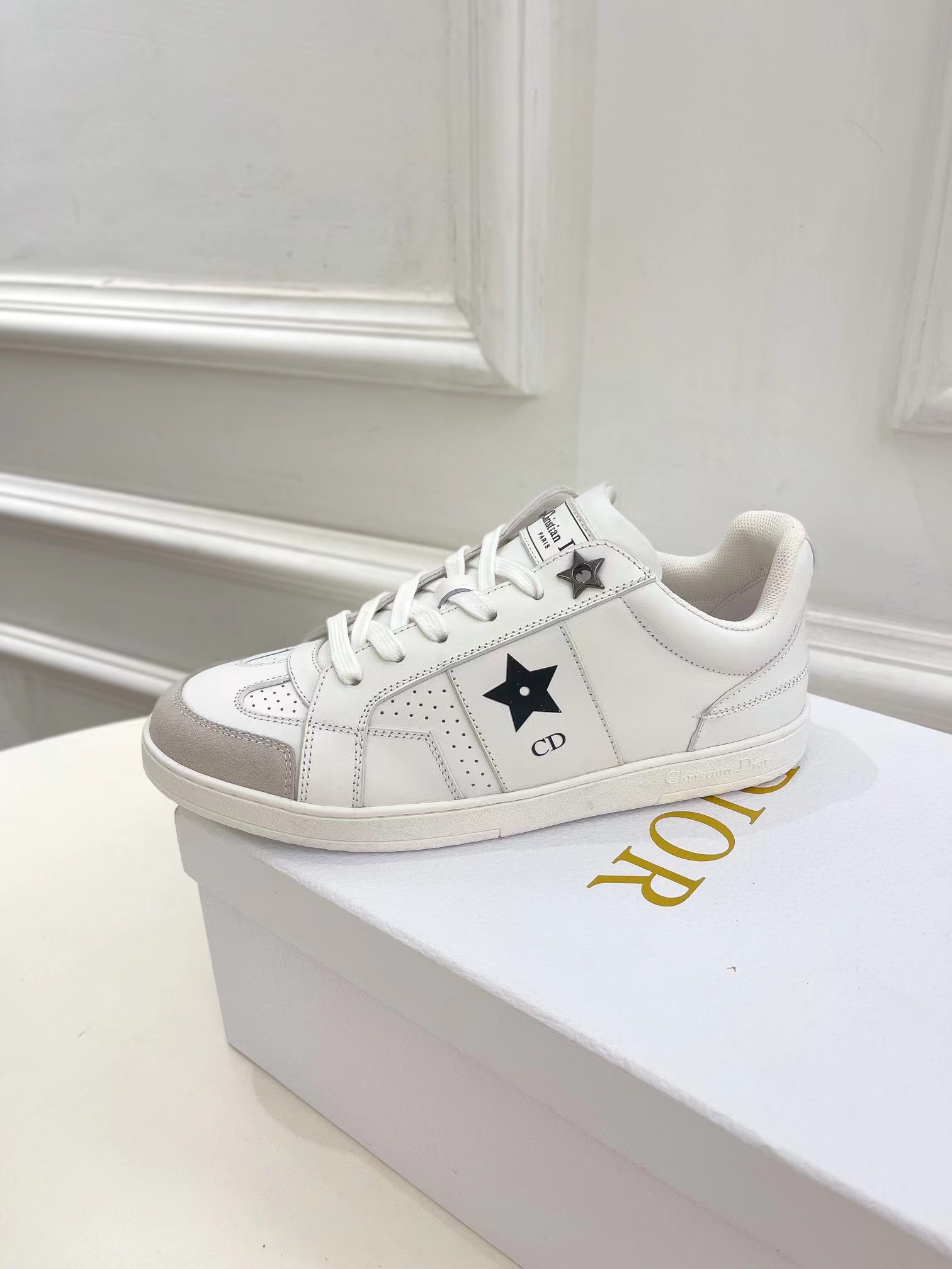 D*or star sneaker