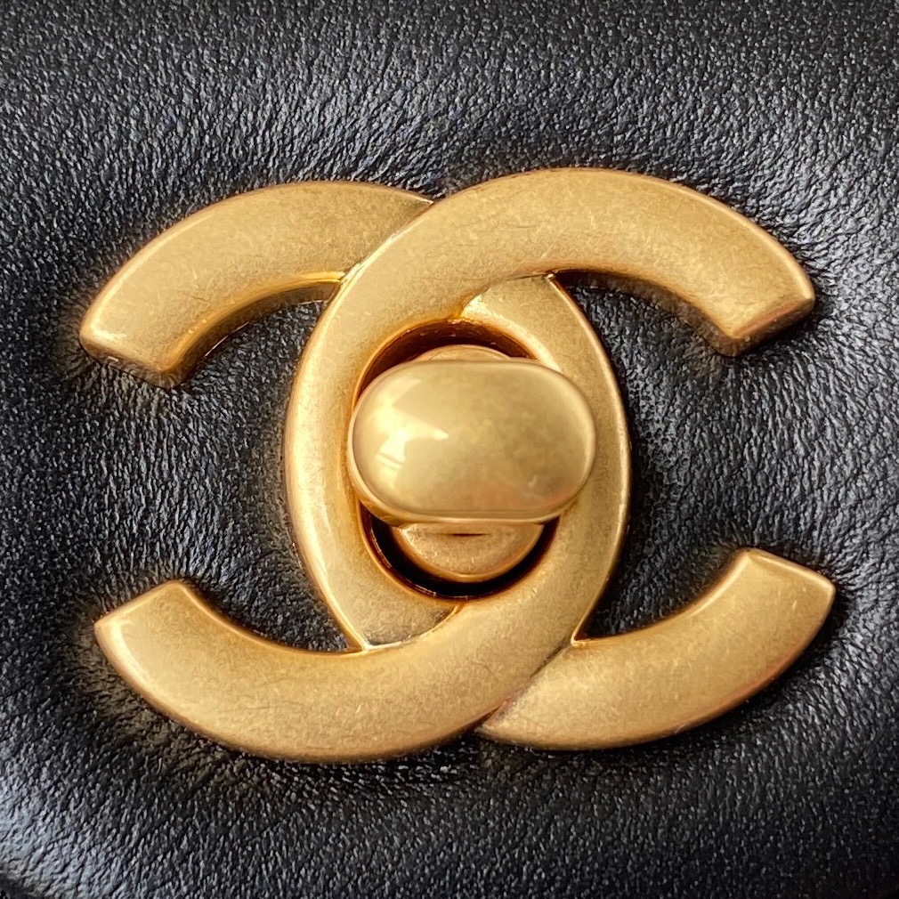 Ch*el cf square with golden ball