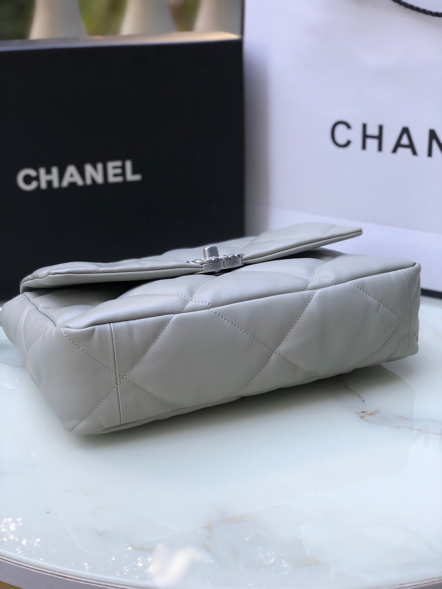 Ch*el 19 medium