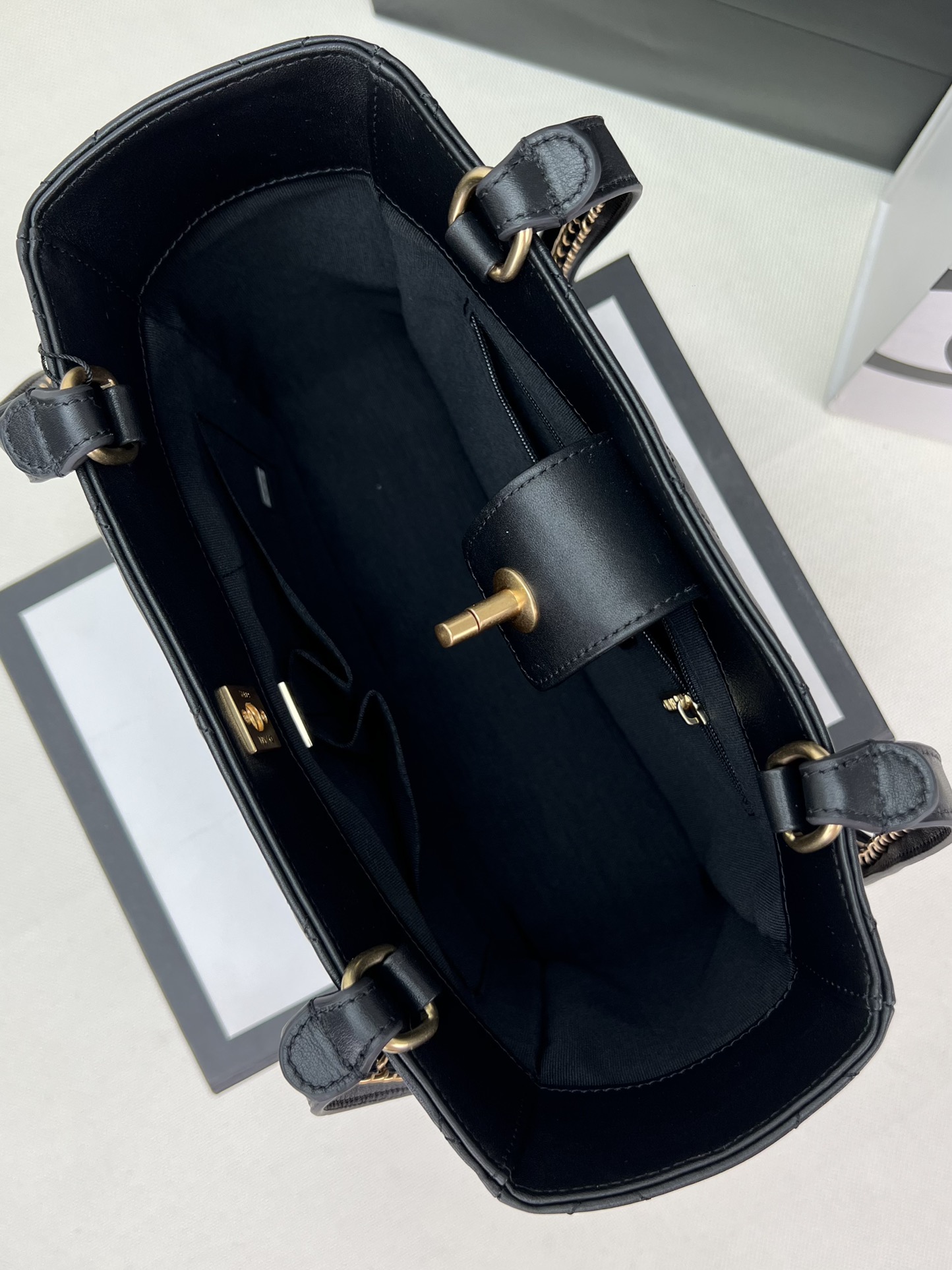 SHOPPING BAG