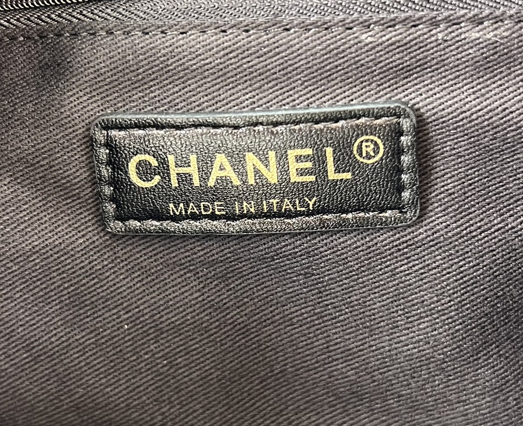 Ch*el tote
