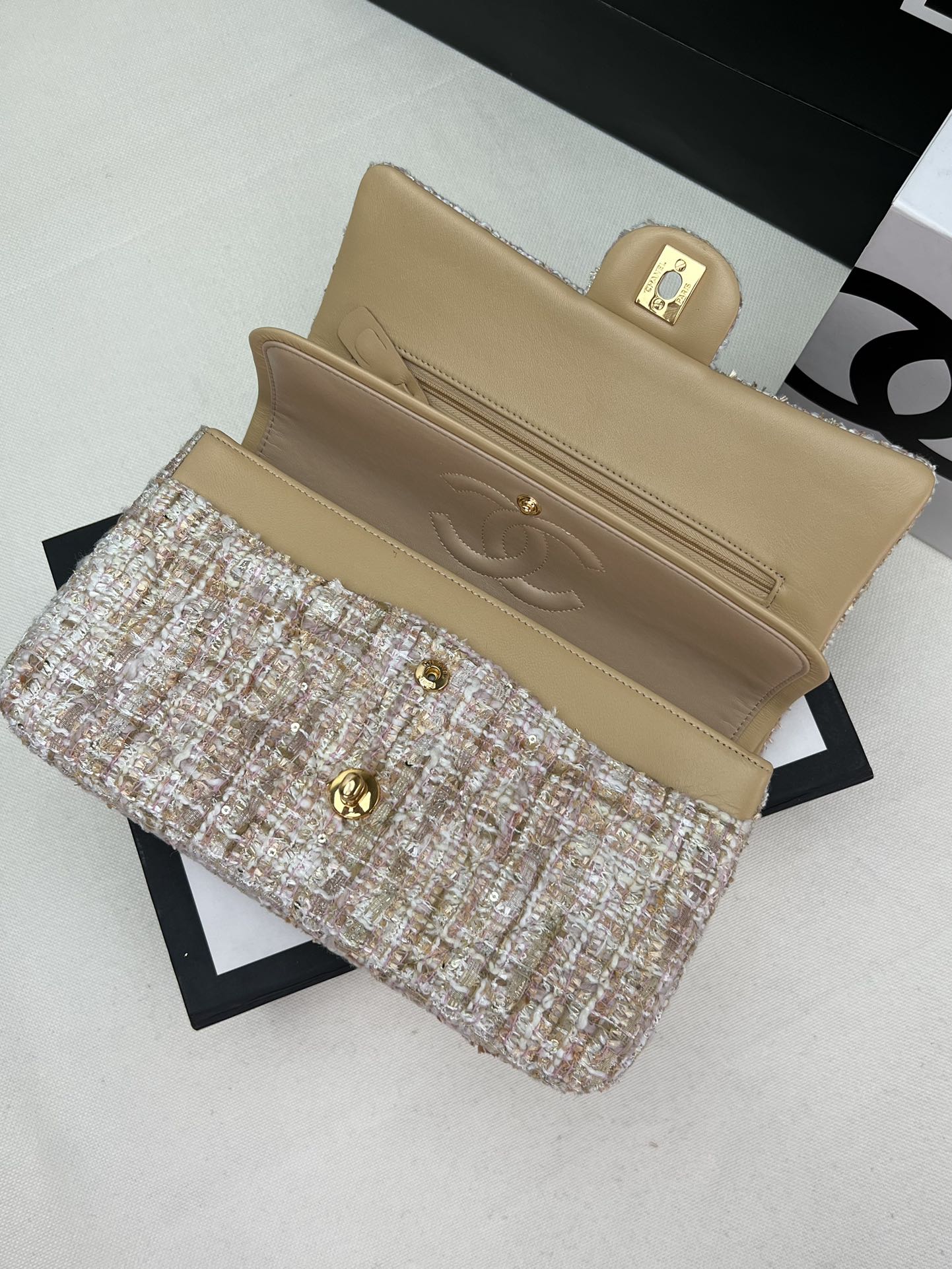 CLASSIC FLAP BAG
