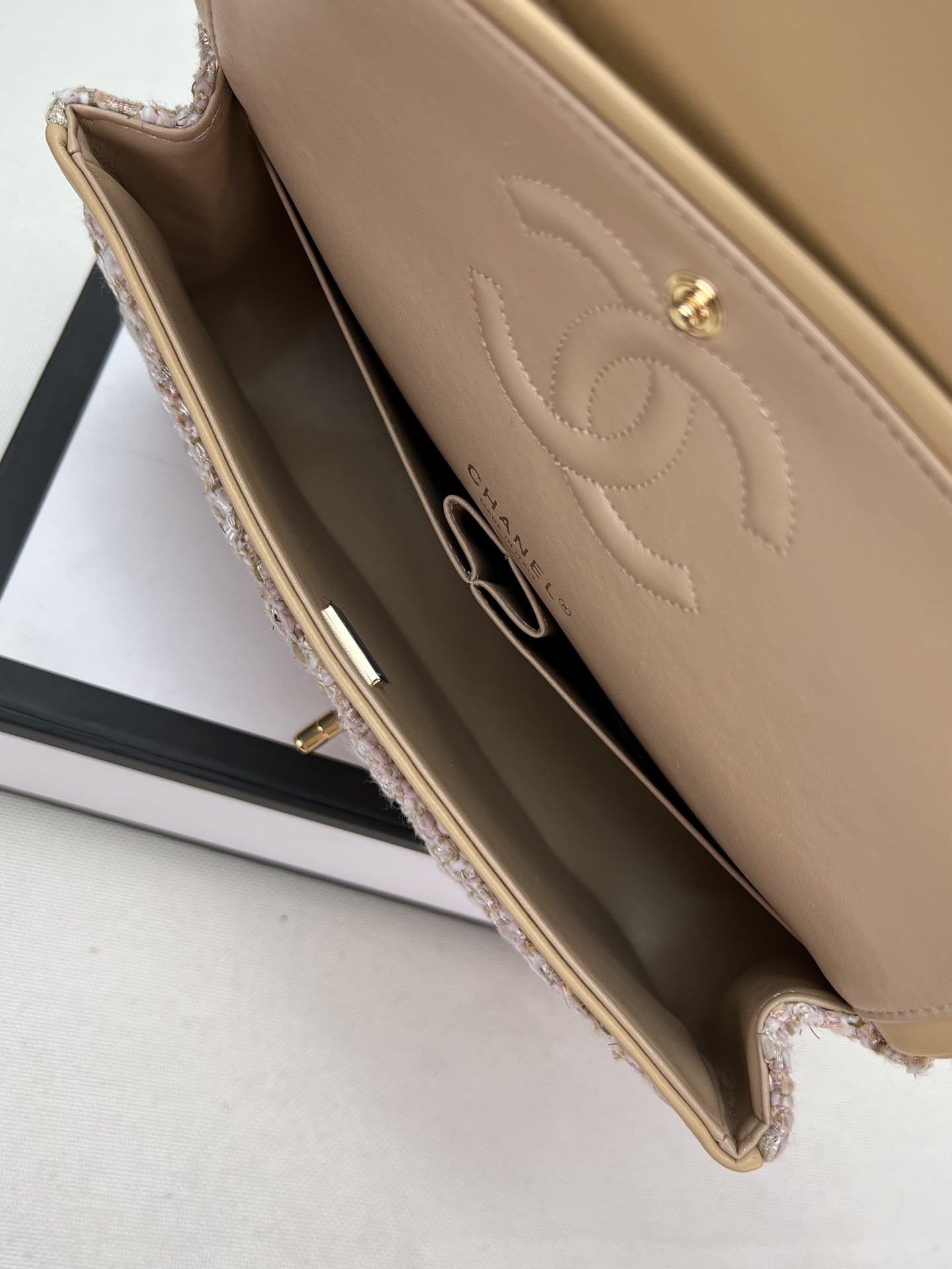 CLASSIC FLAP BAG
