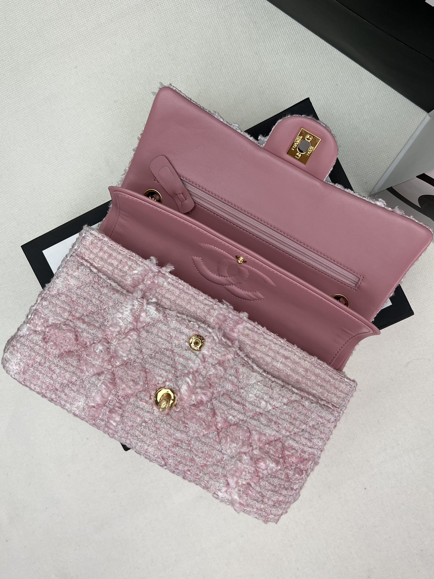 CLASSIC FLAP BAG