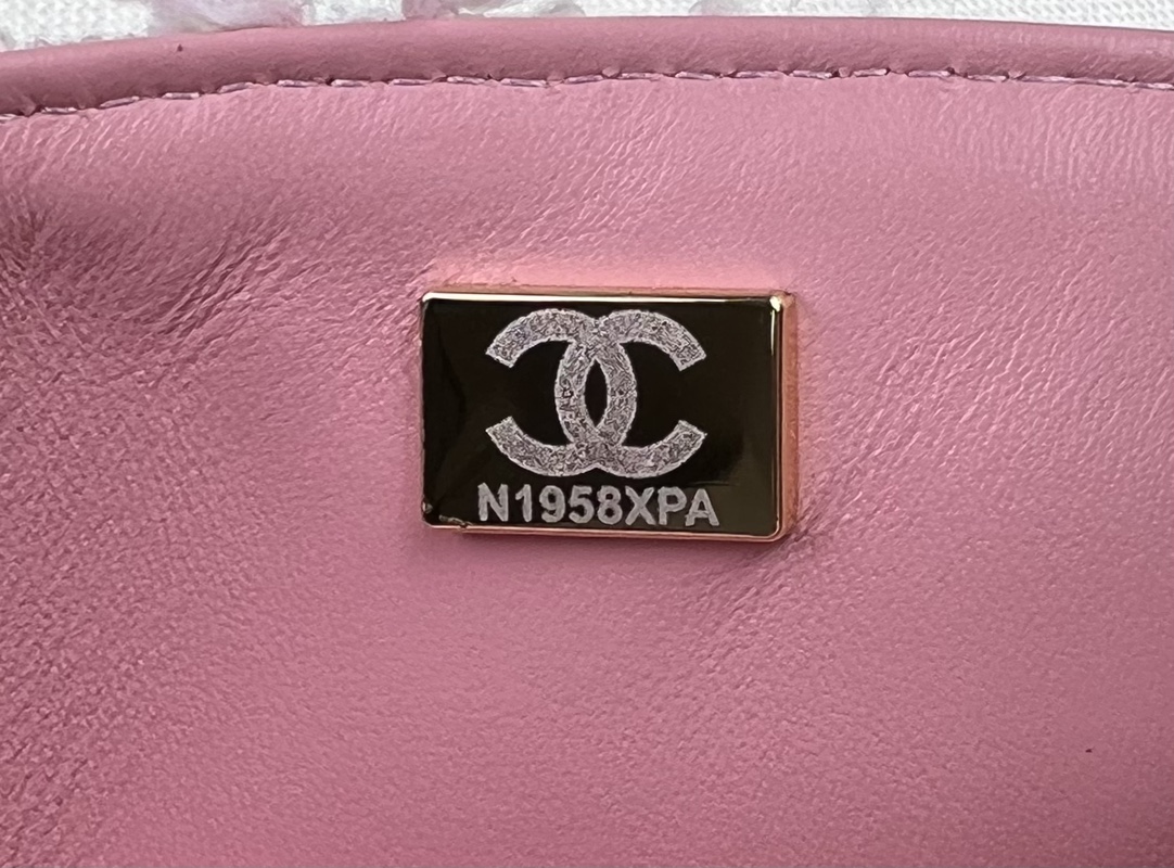 CLASSIC FLAP BAG