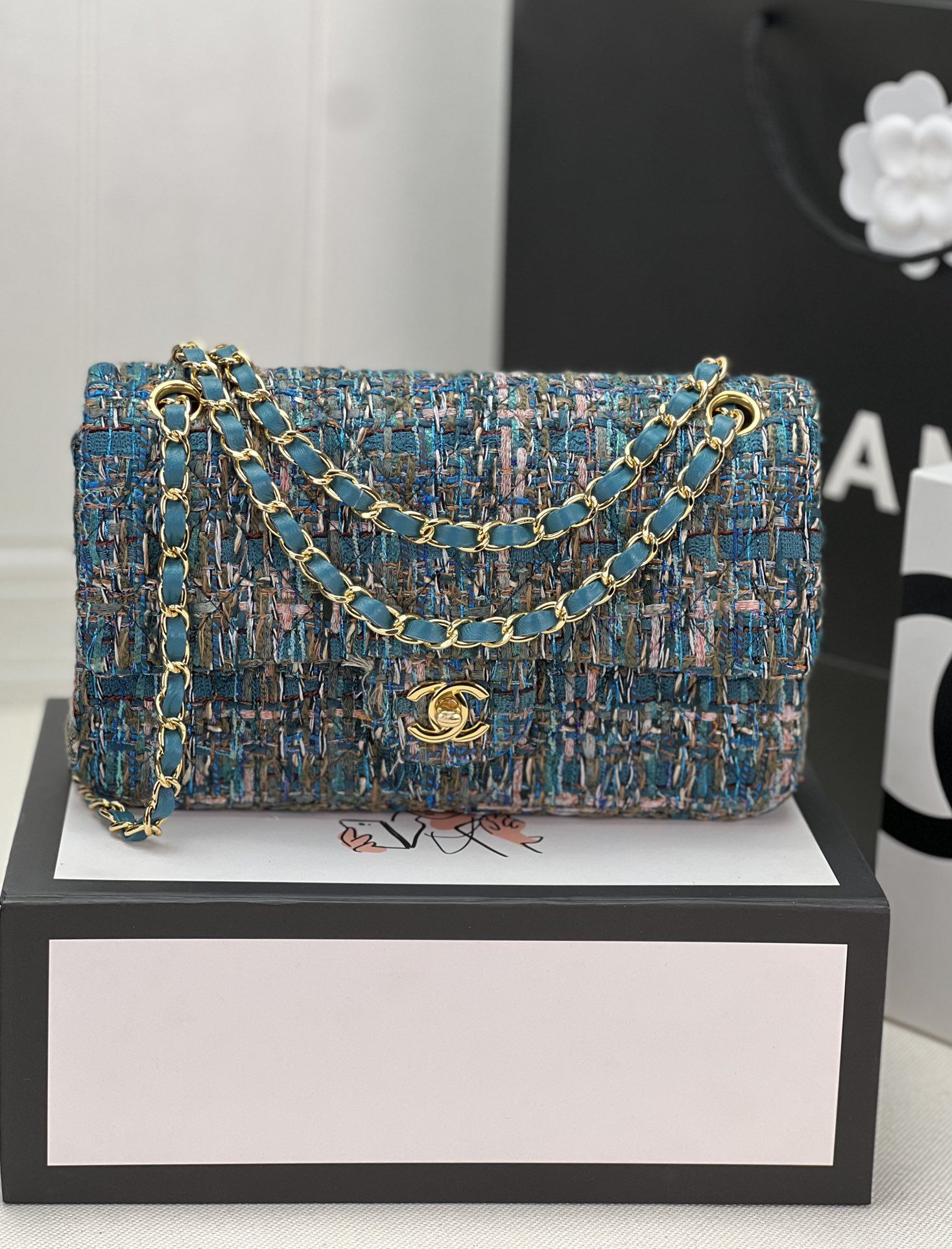 CLASSIC FLAP BAG