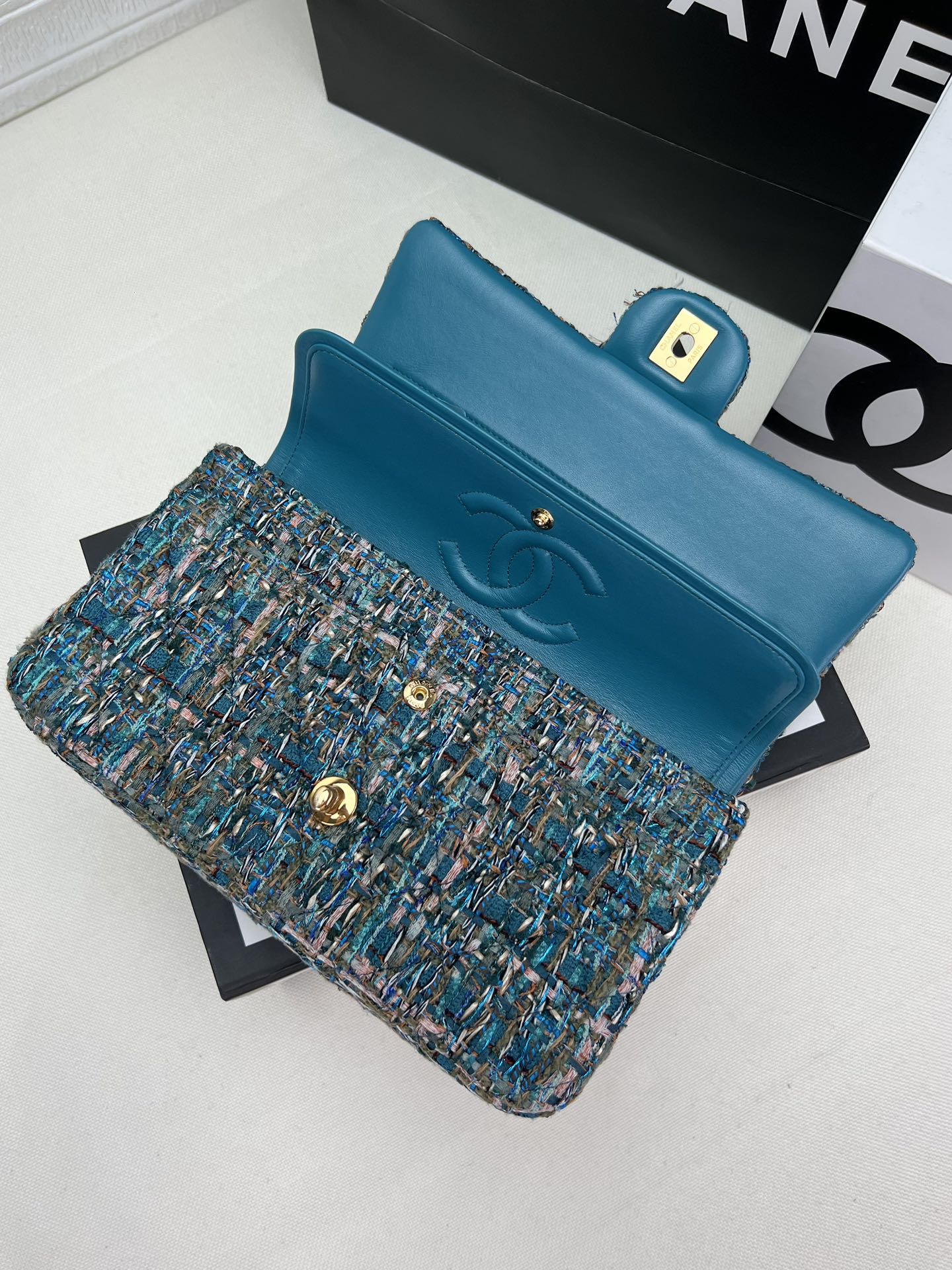 CLASSIC FLAP BAG