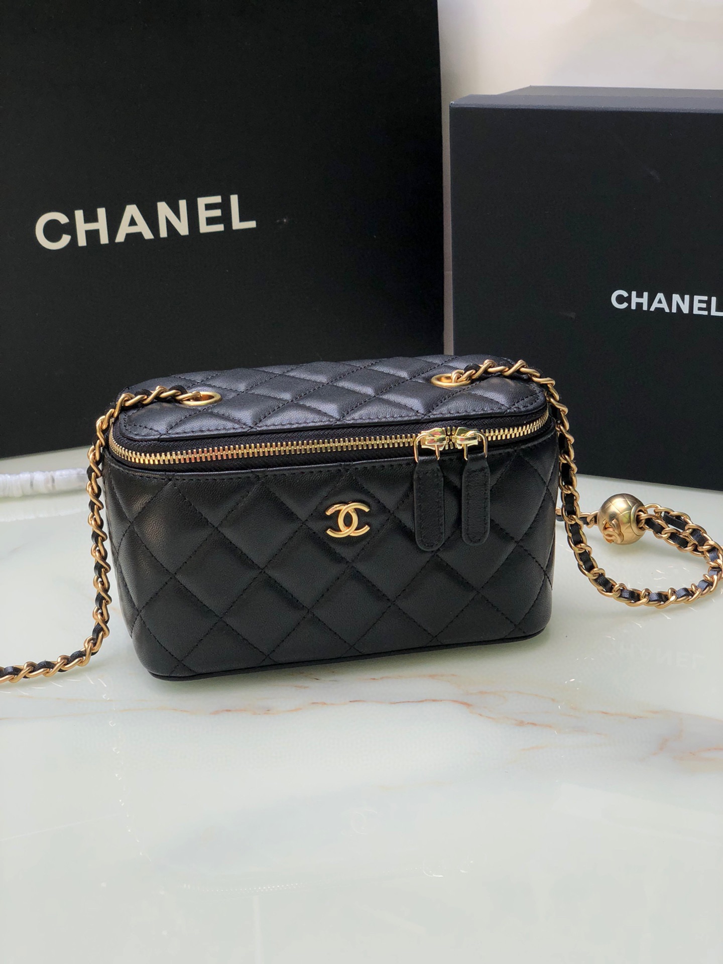 Ch*el classic vanity 22c bag with chain