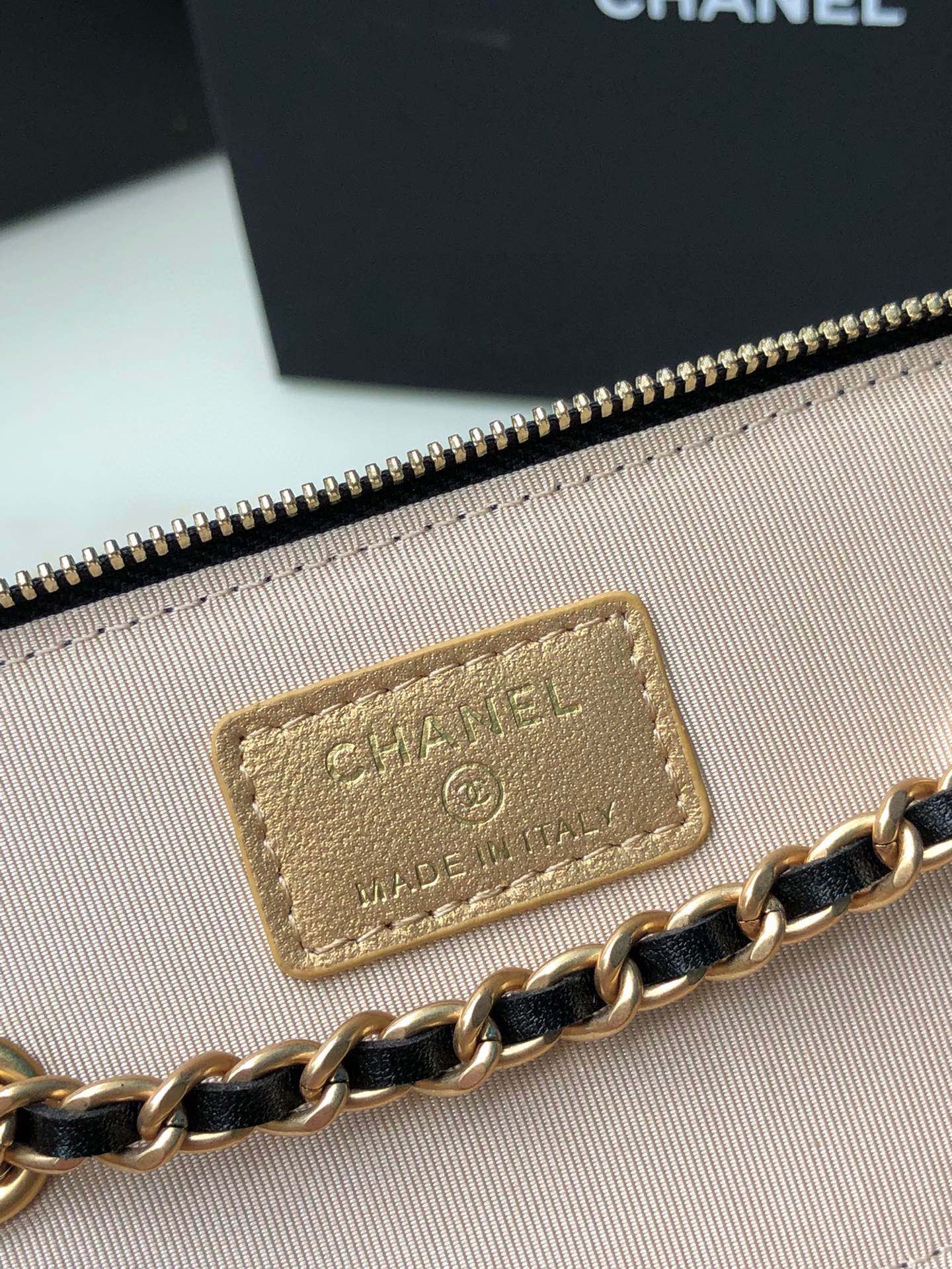 Ch*el classic vanity 22c bag with chain