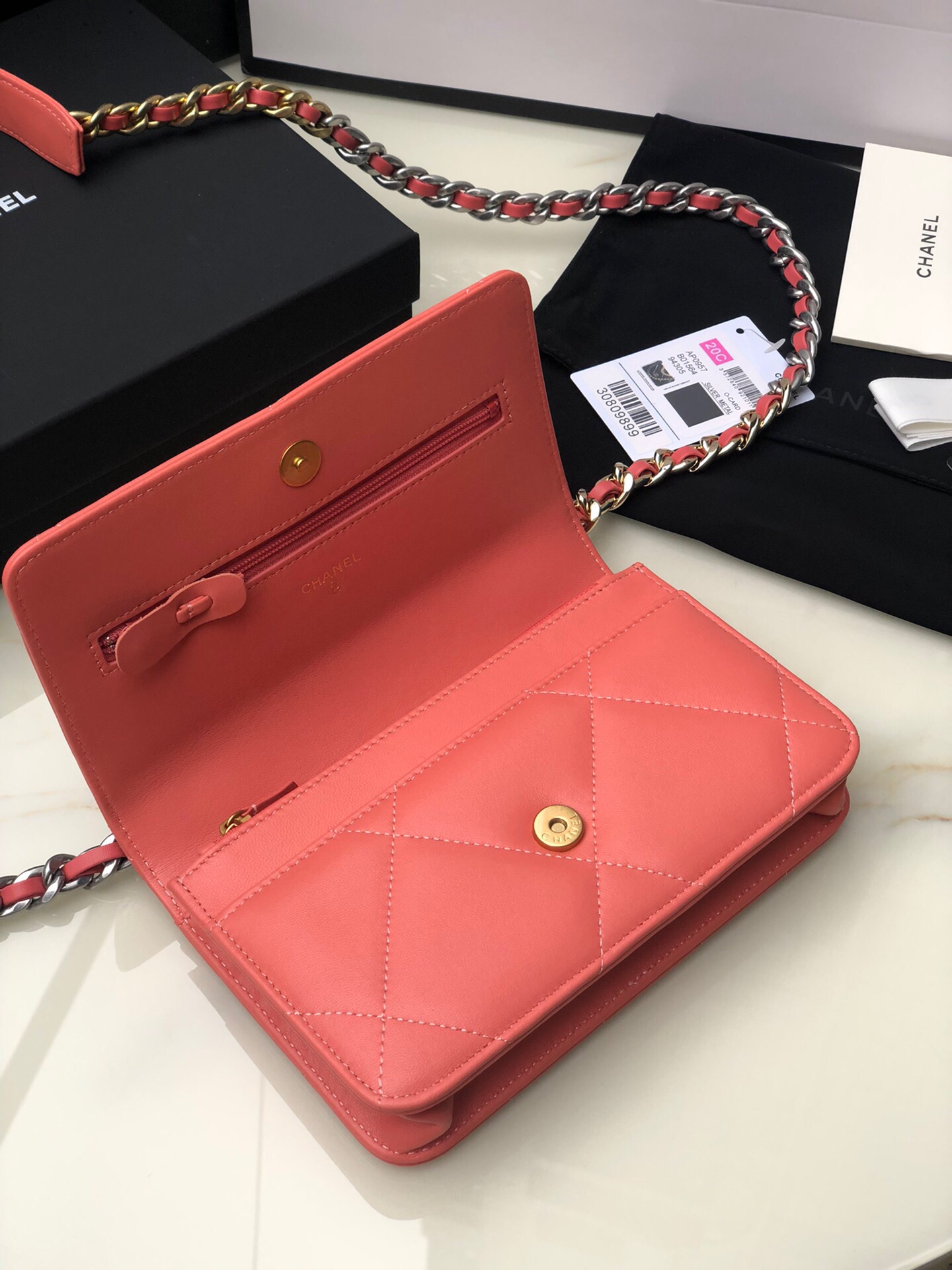 Ch*el 19 wallet on chain