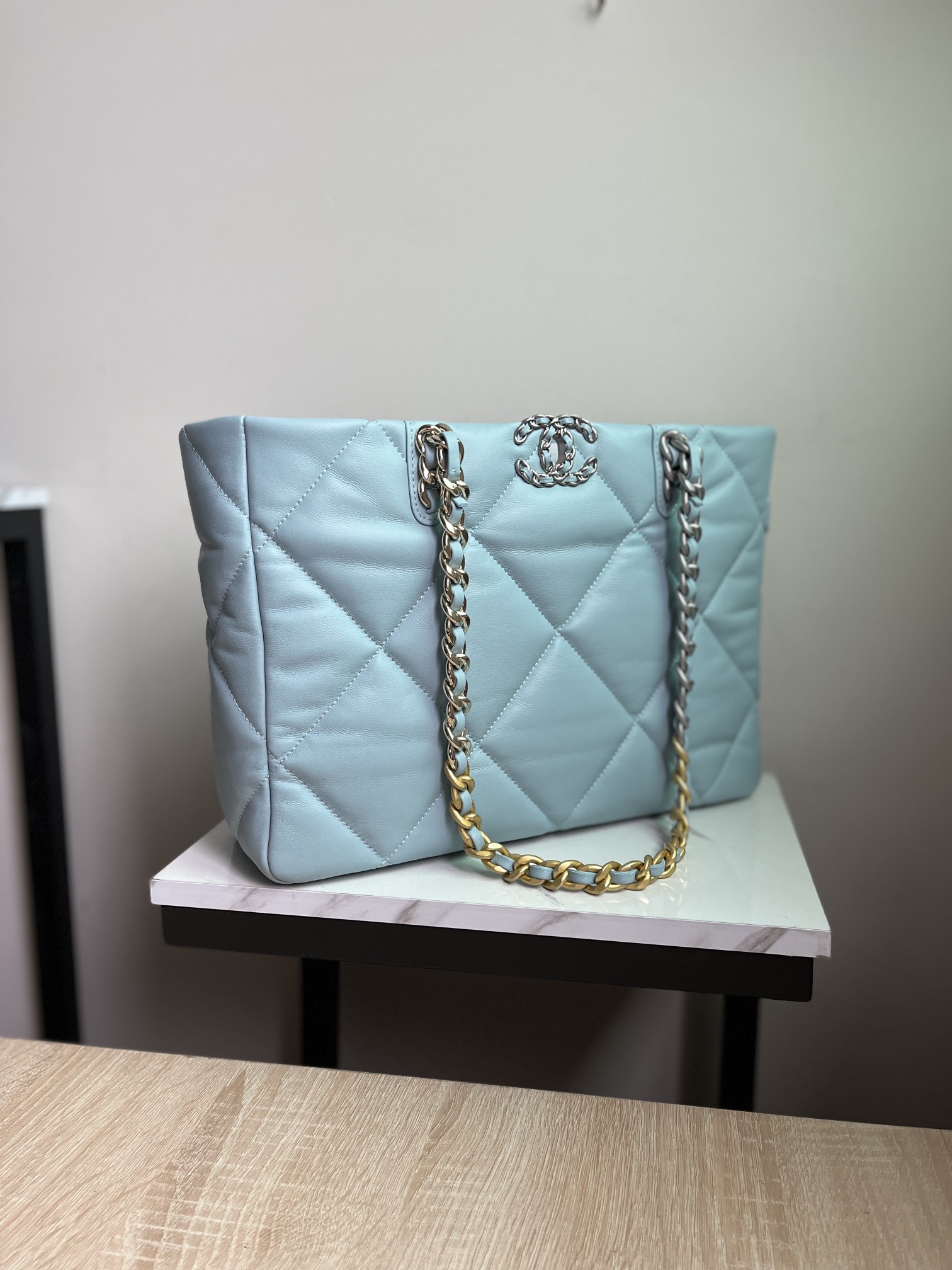 Ch*el 19 shopping bag