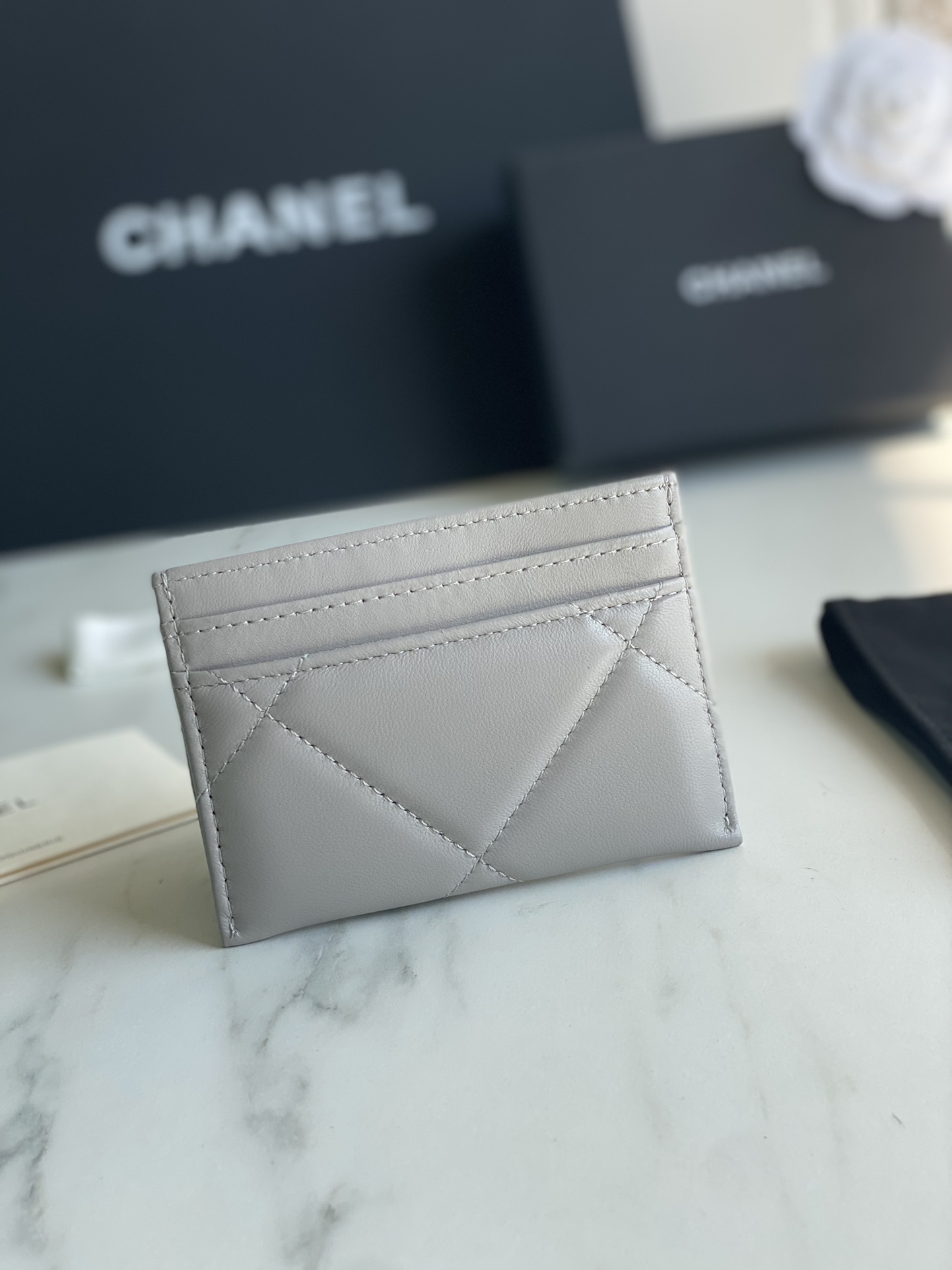 Ch*el 19 card holder