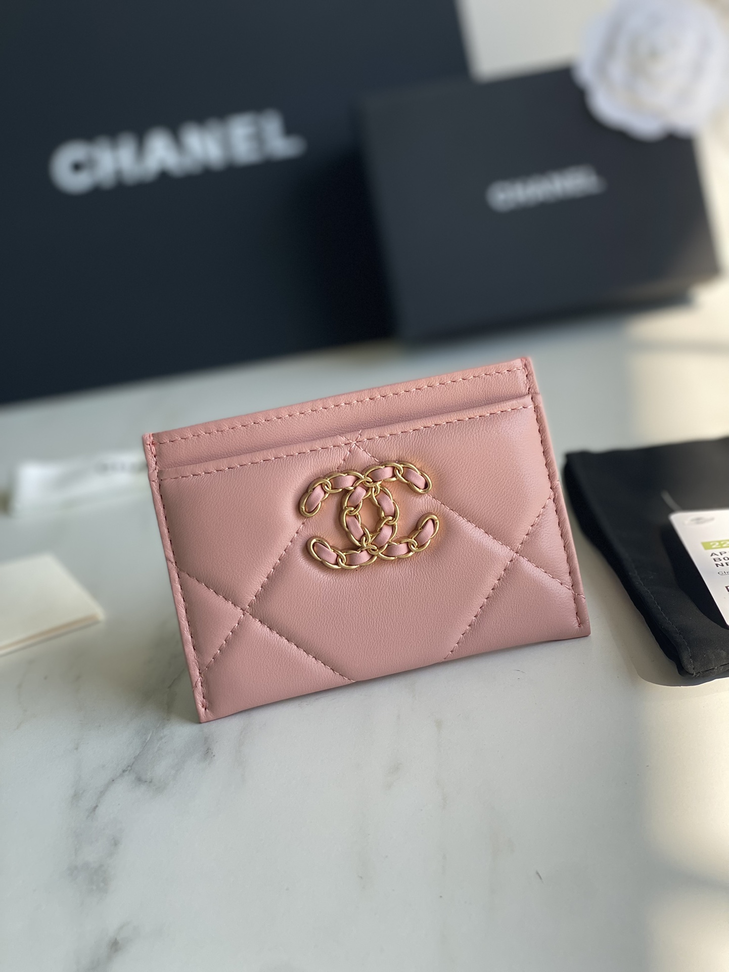 Ch*el 19 card holder