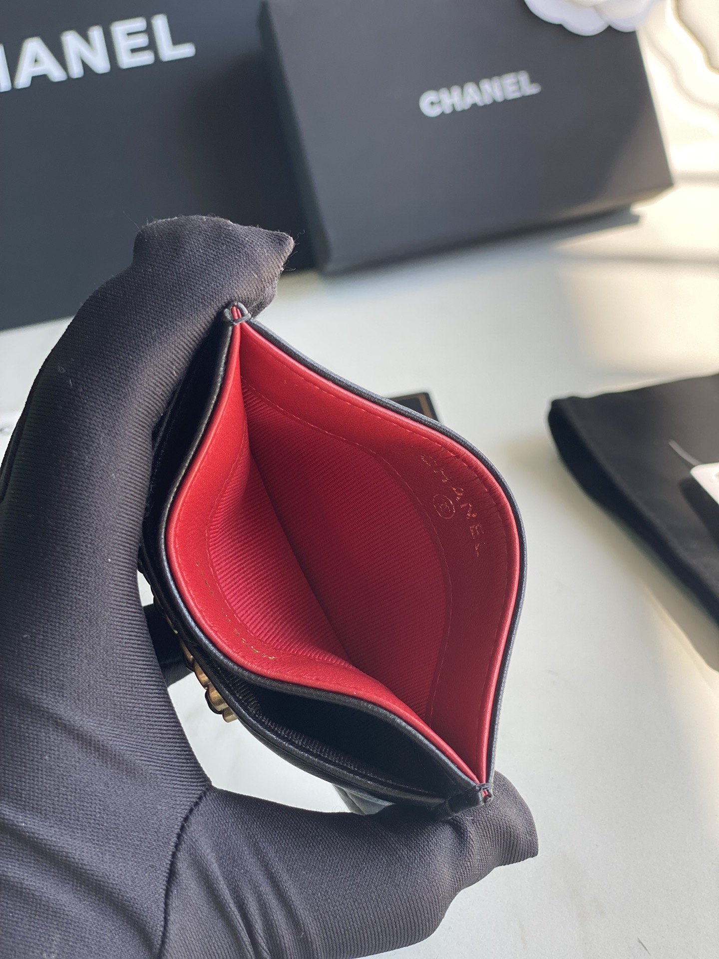 Ch*el 19 card holder