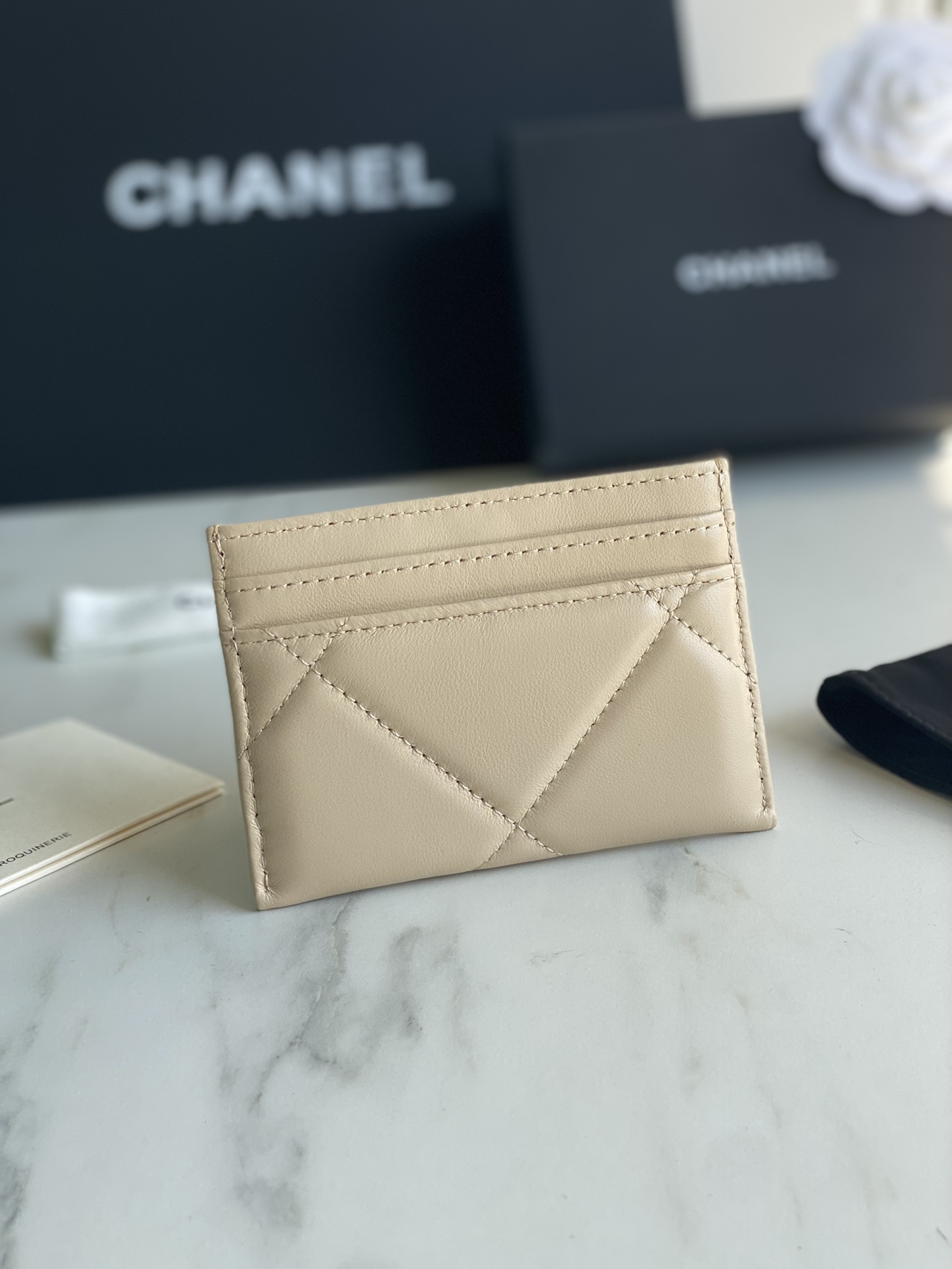 Ch*el 19  card holder