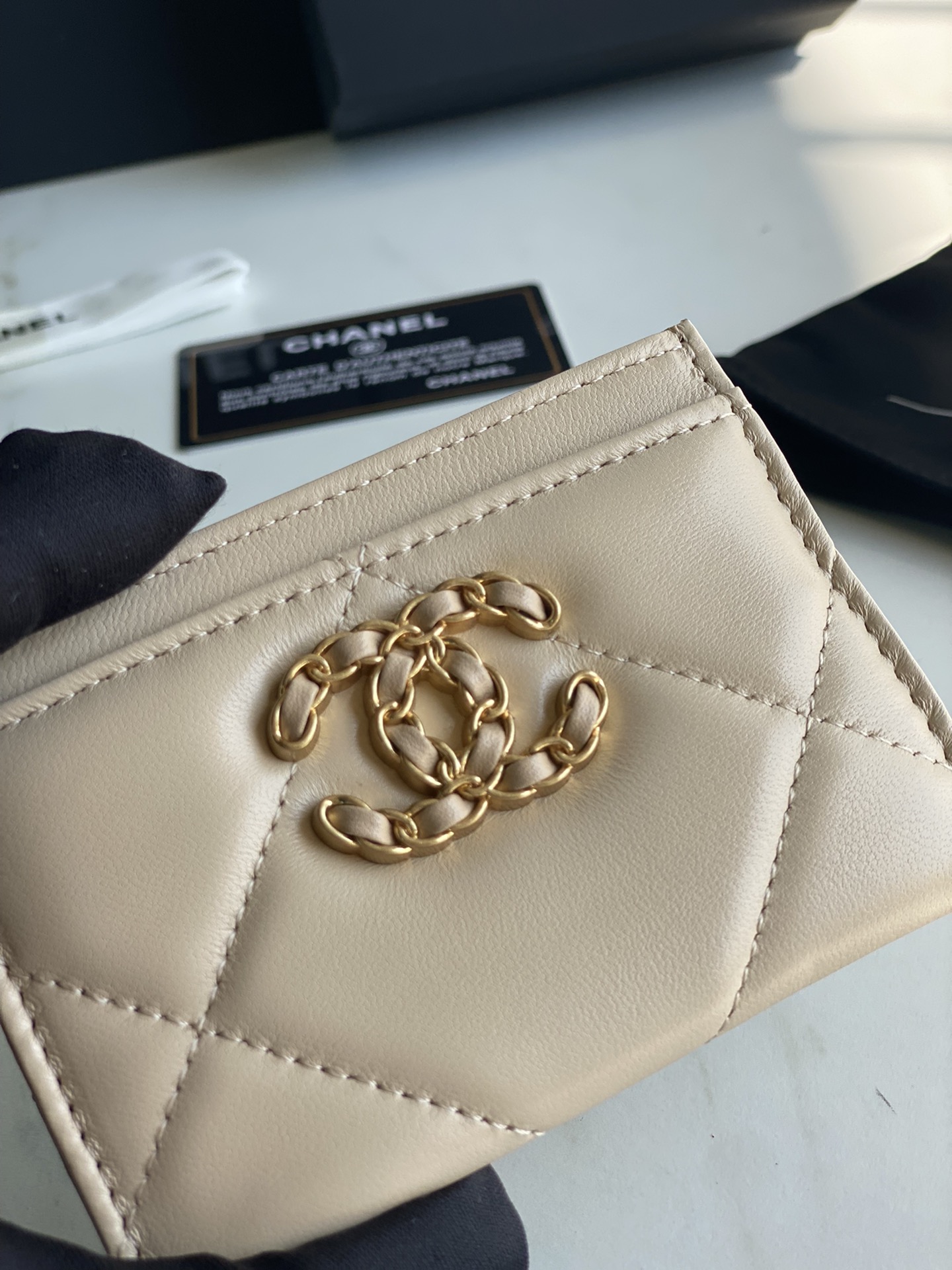 Ch*el 19  card holder