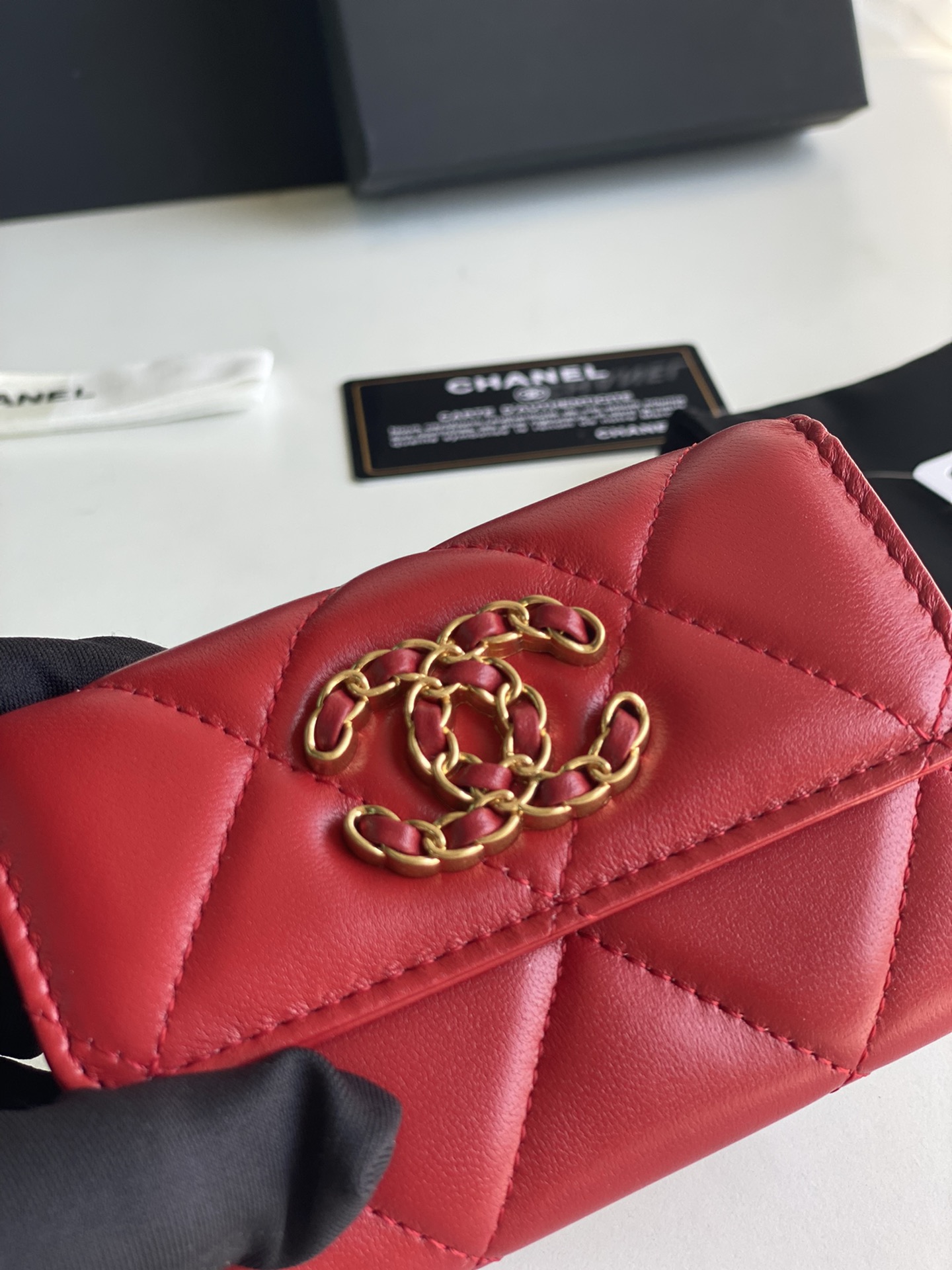 Ch*el 19 flap card holder