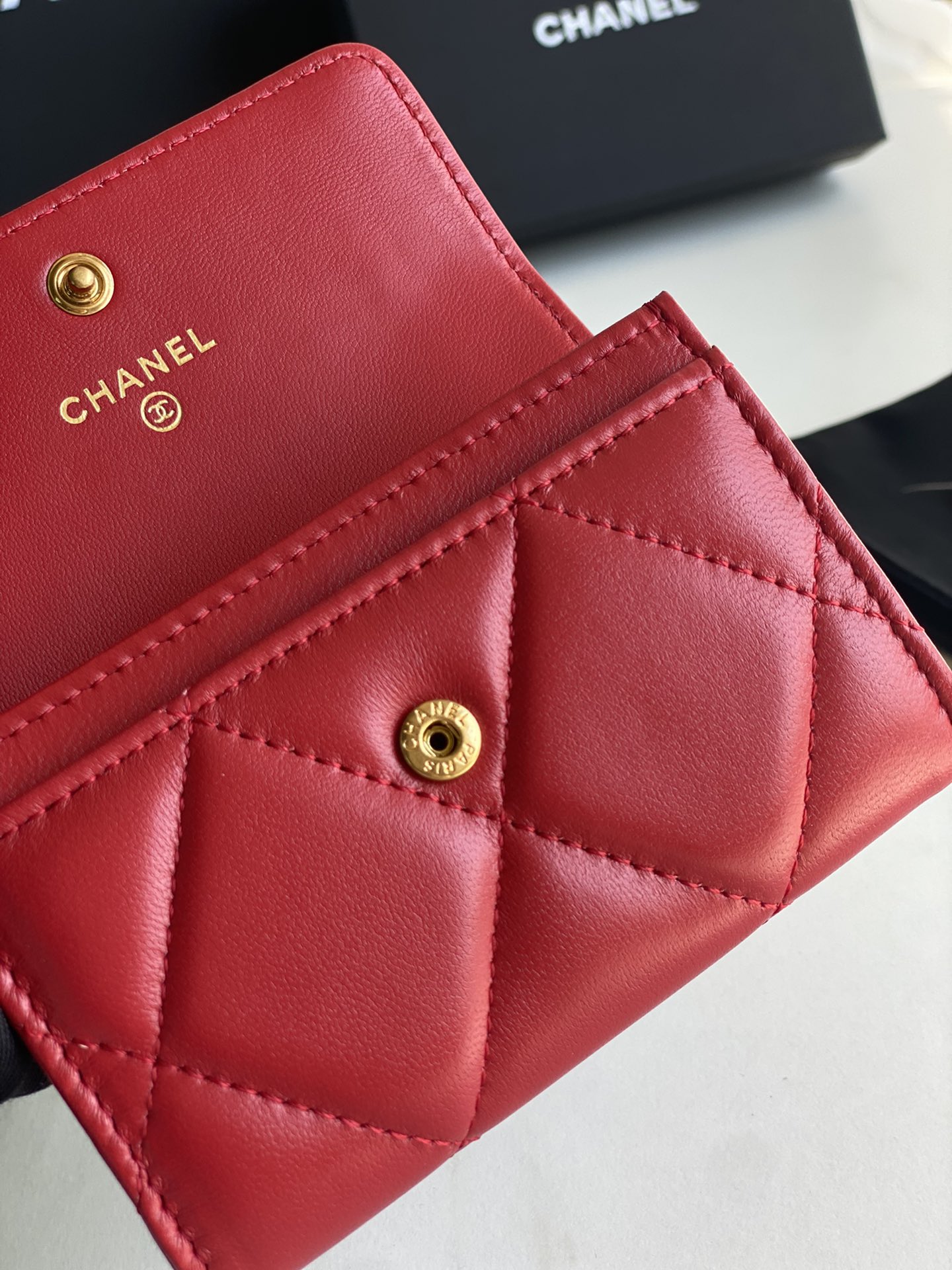 Ch*el 19 flap card holder