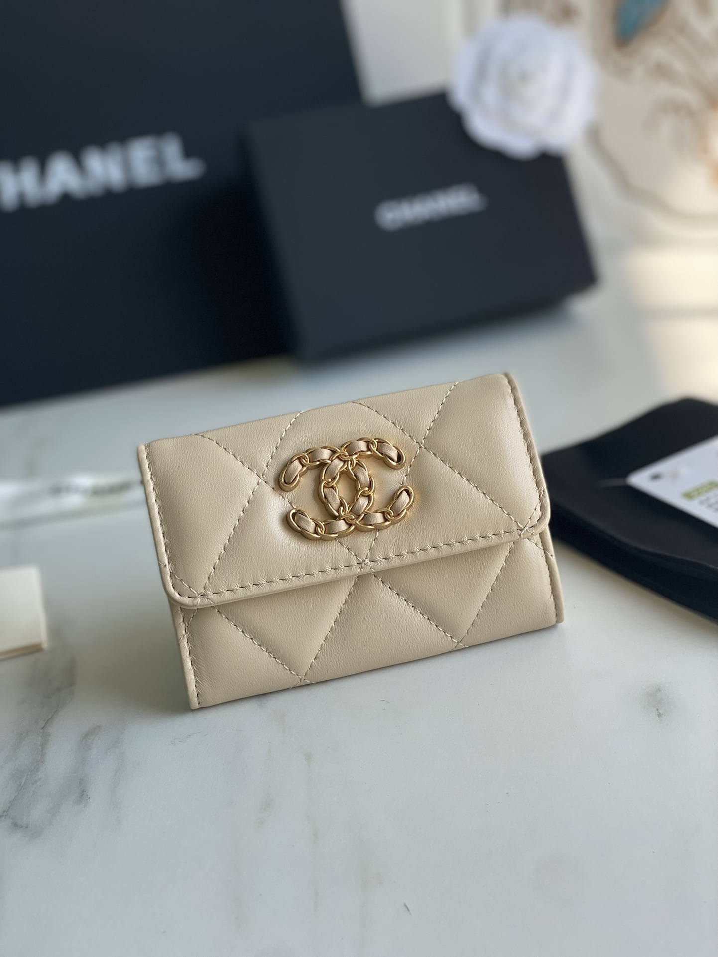 Ch*el 19 flap card holder