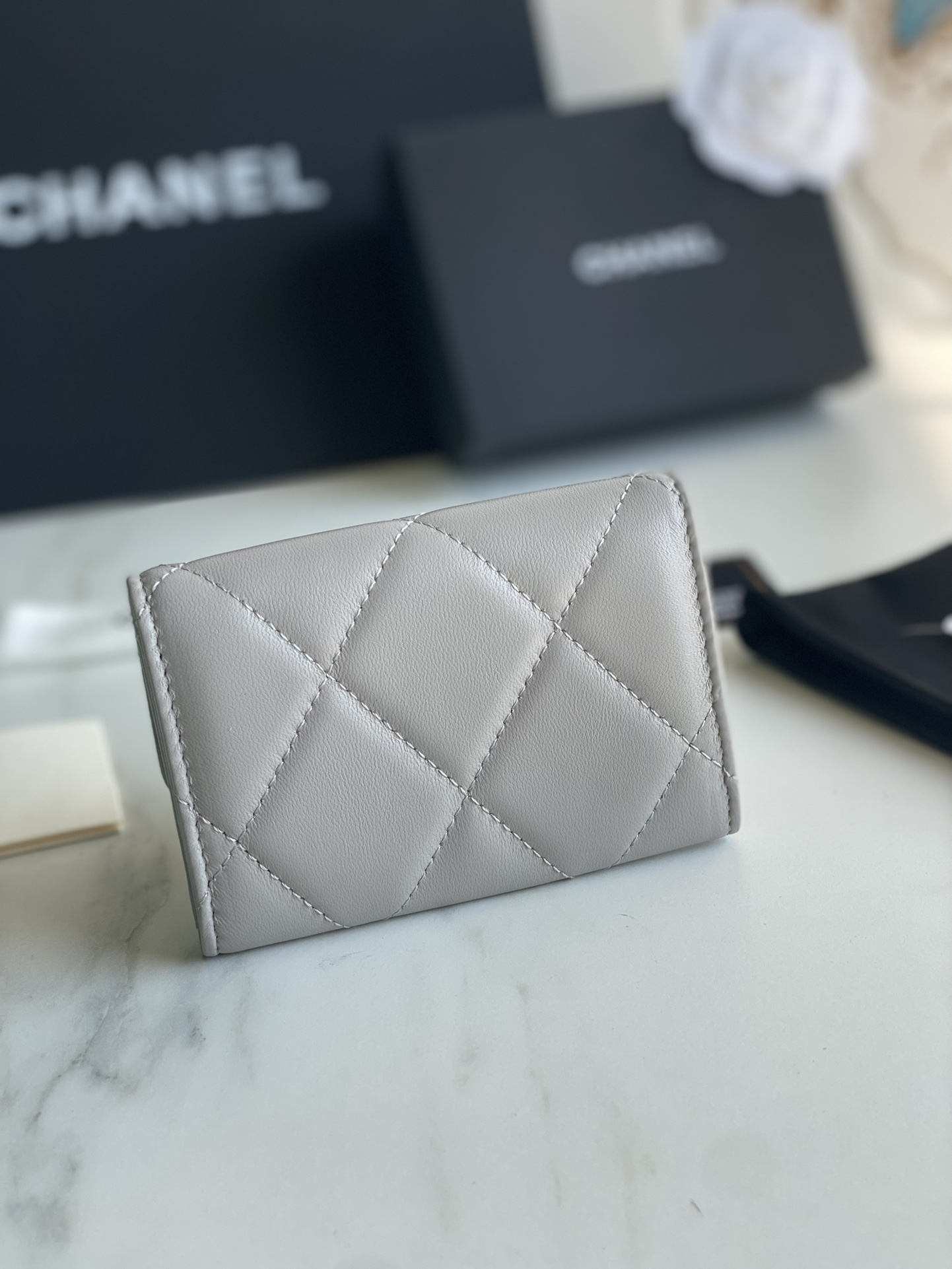 Ch*el 19 flap card holder