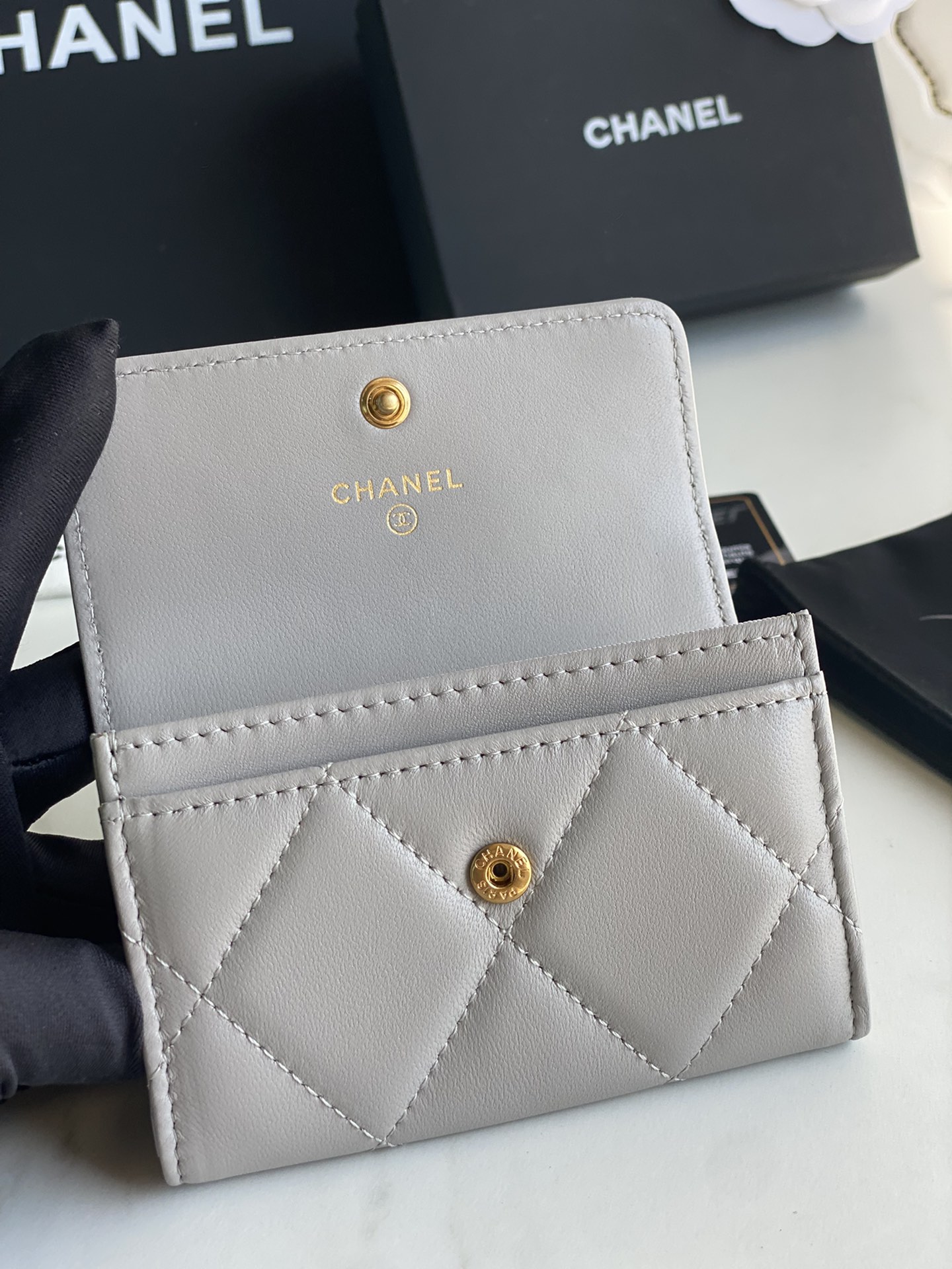 Ch*el 19 flap card holder