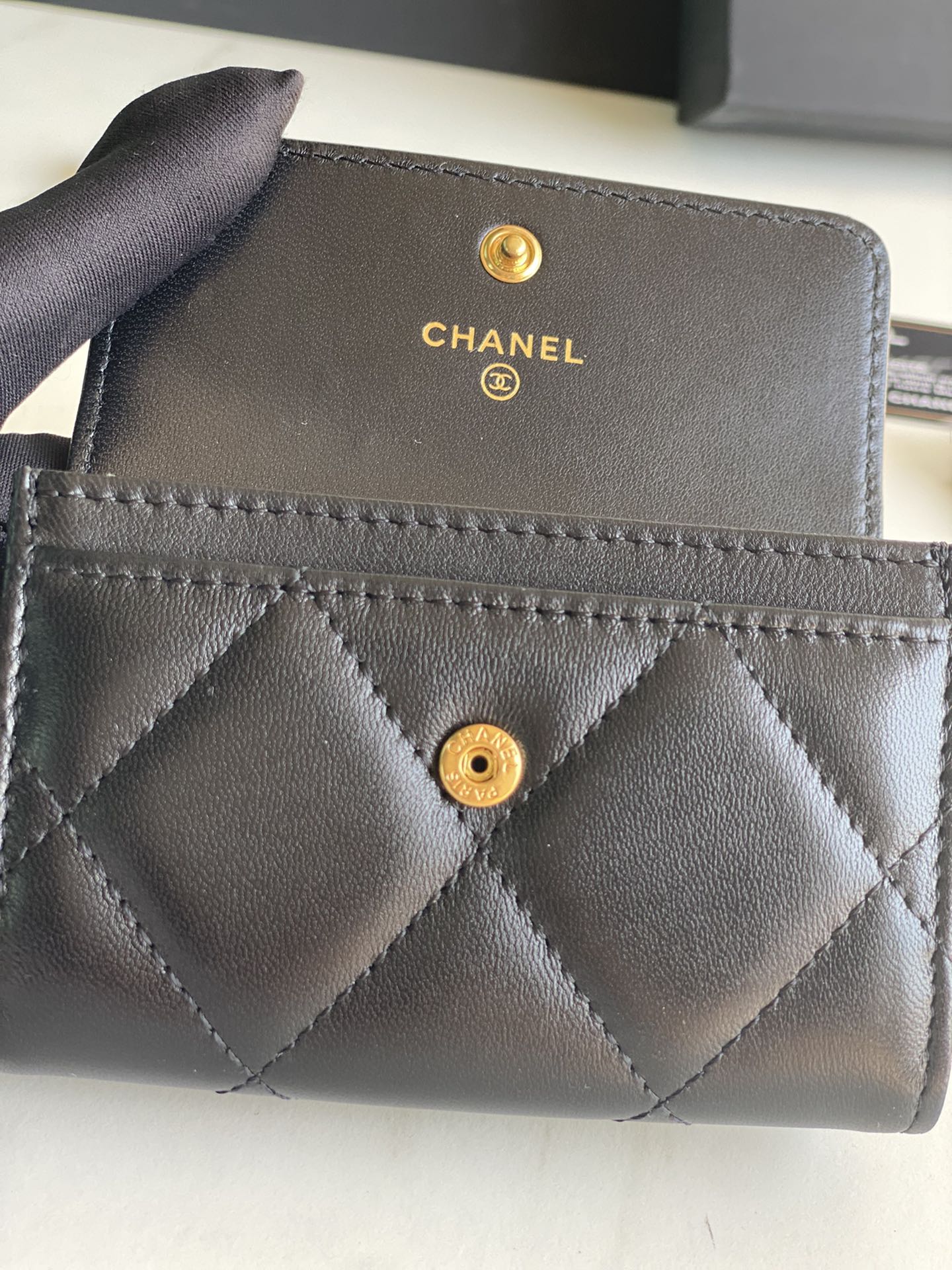 Ch*el 19 flap card holder