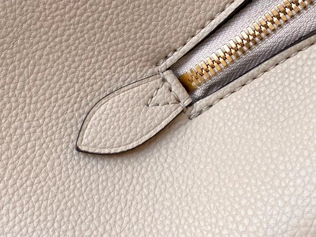 Montaigne MM Empreinte Leather