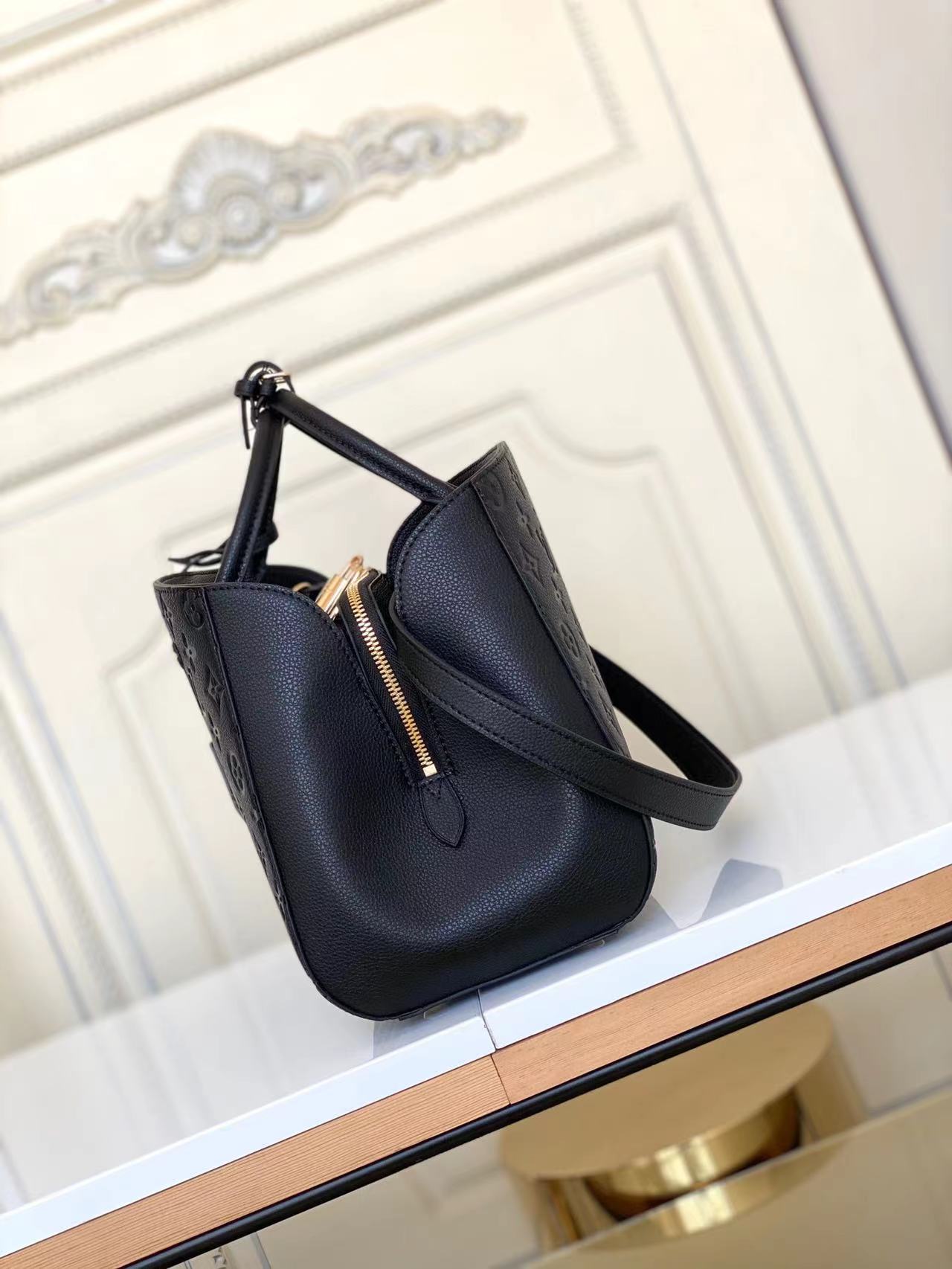 Montaigne MM Empreinte Leather