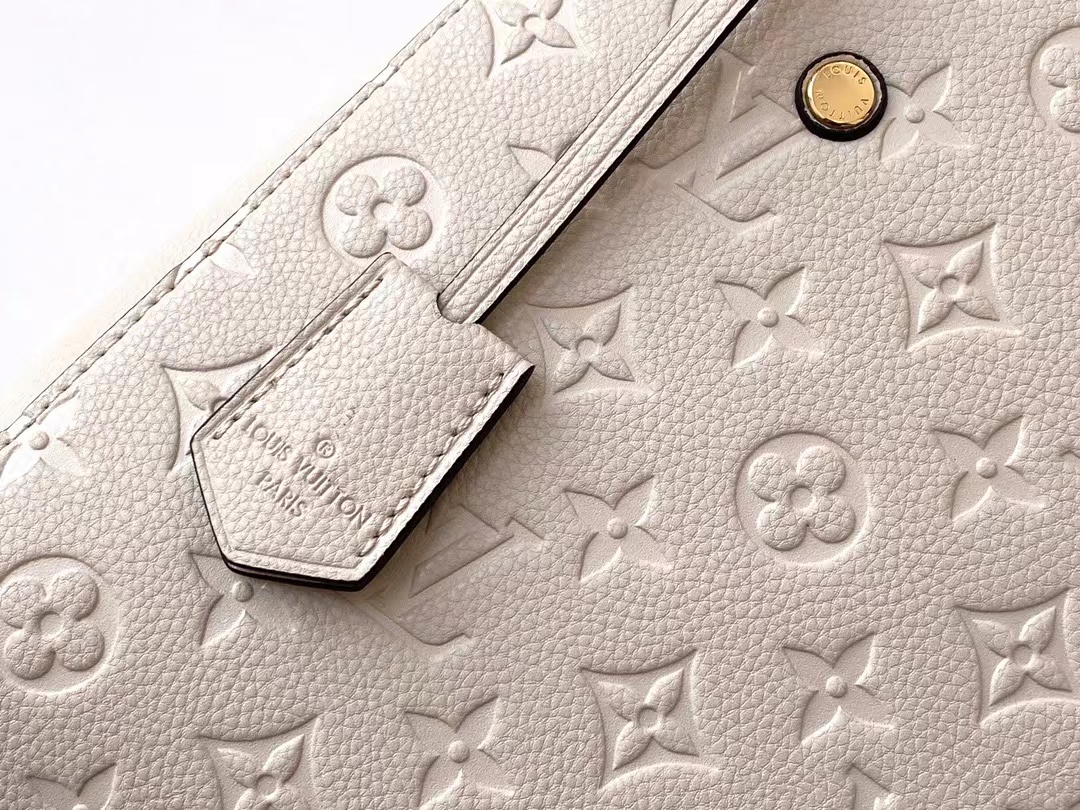 Montaigne MM Empreinte Leather