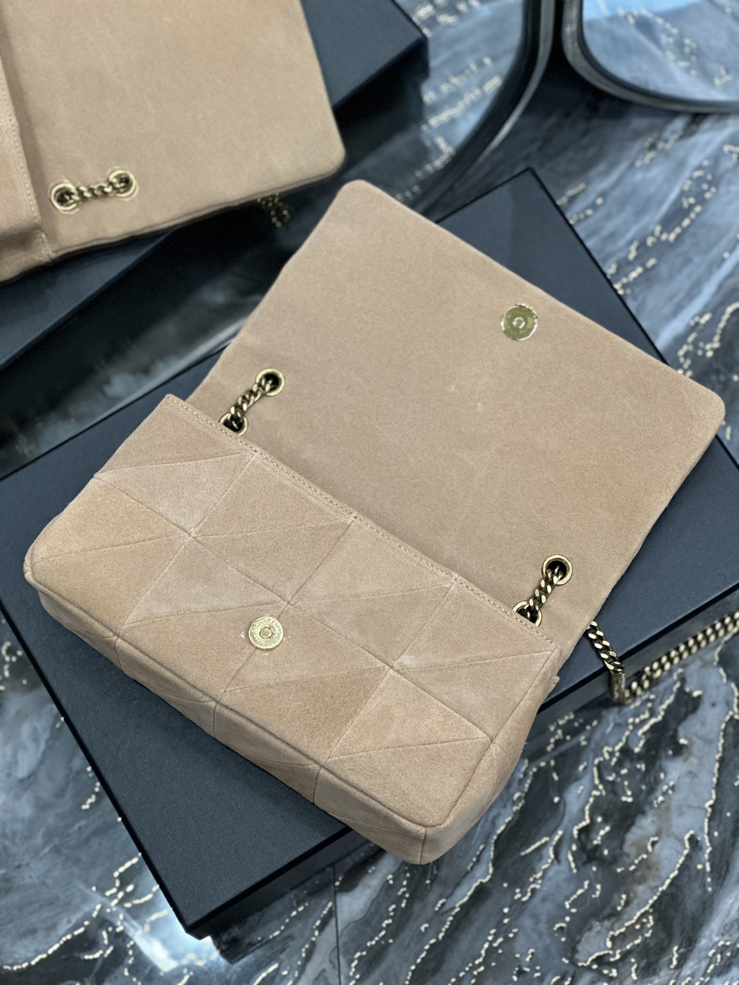 JAMIE MEDIUM CHAIN BAG “CARRÉ RIVE GAUCHE” IN LAMBSKIN AND SUEDE