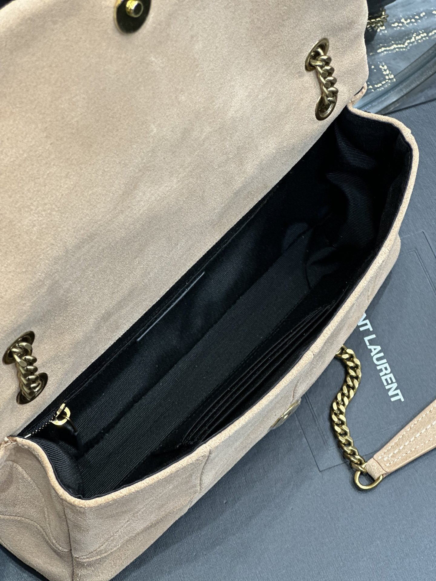 JAMIE MEDIUM CHAIN BAG “CARRÉ RIVE GAUCHE” IN LAMBSKIN AND SUEDE