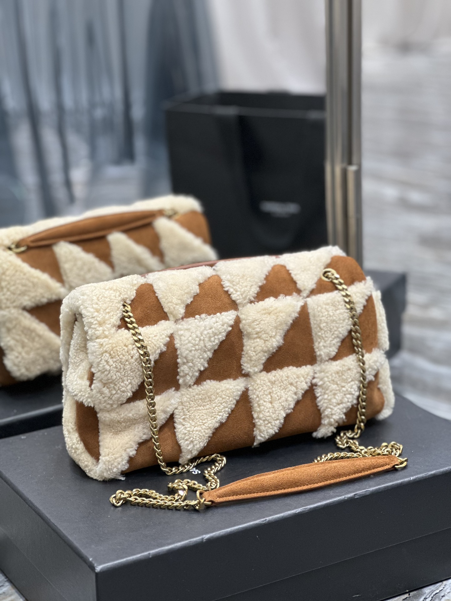 JAMIE MEDIUM CHAIN BAG “CARRÉ RIVE GAUCHE” IN LAMBSKIN AND SUEDE