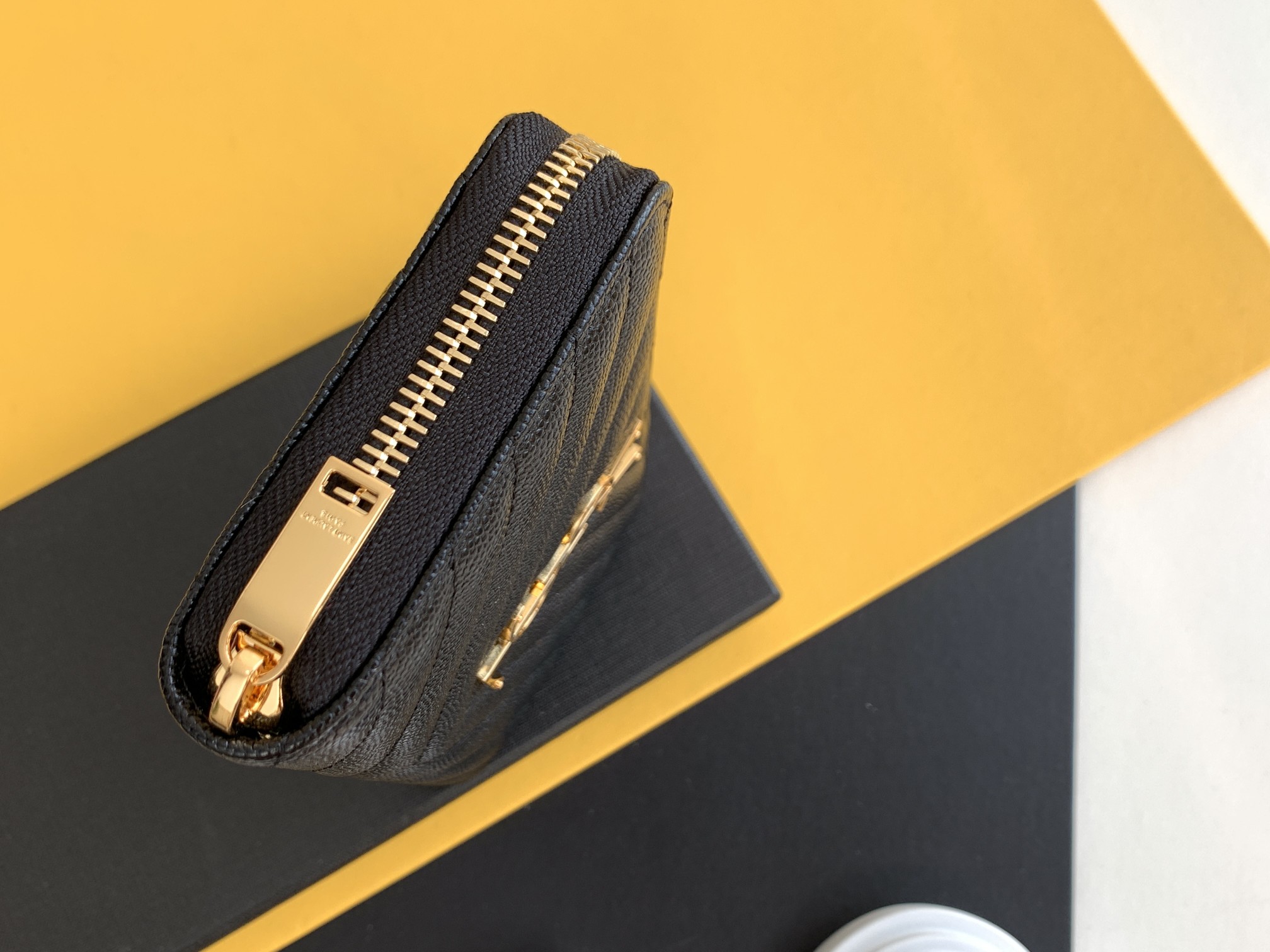 Saint Laurent MONOGRAMS PROMOTIONS