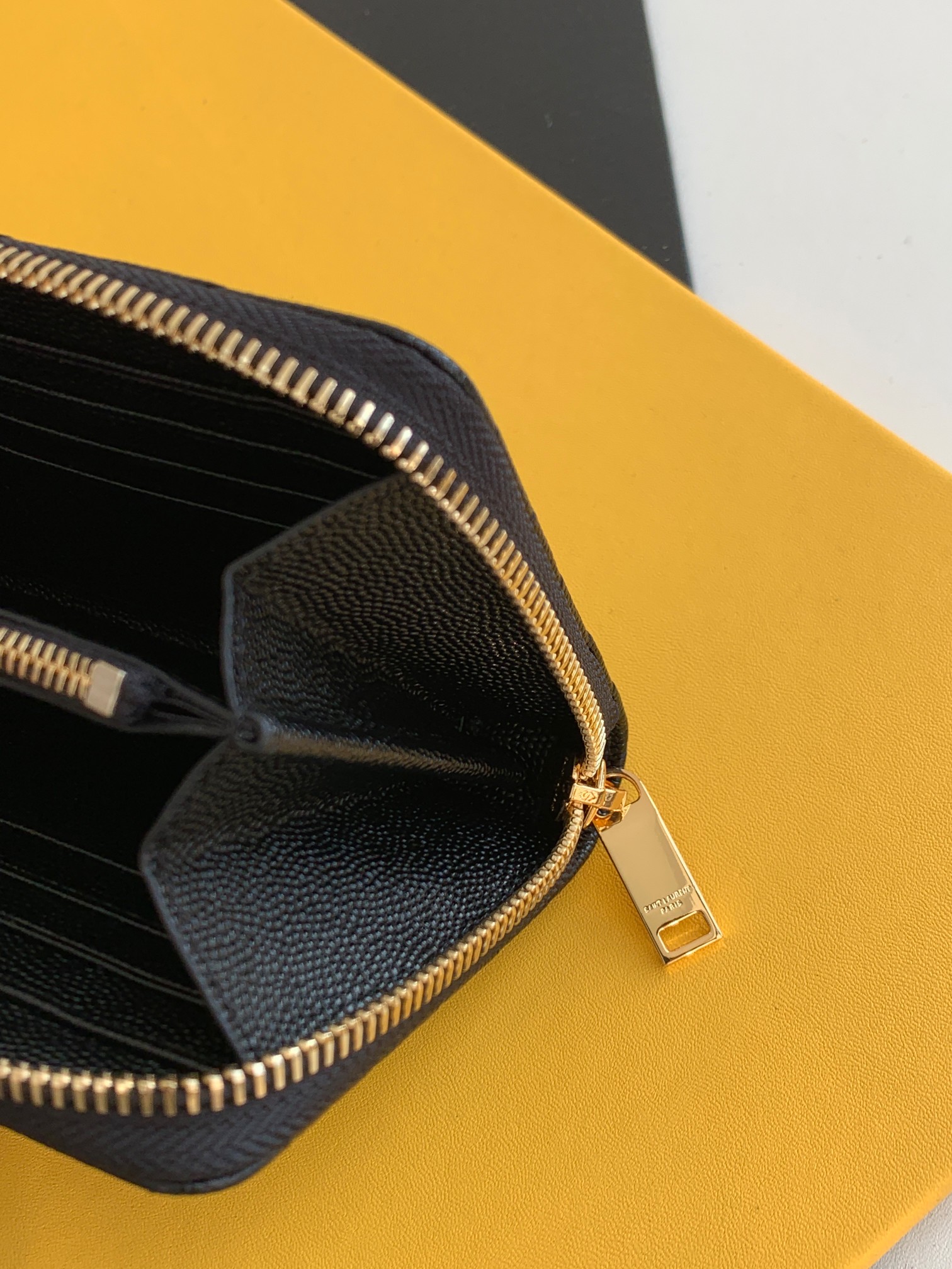 Saint Laurent MONOGRAMS PROMOTIONS
