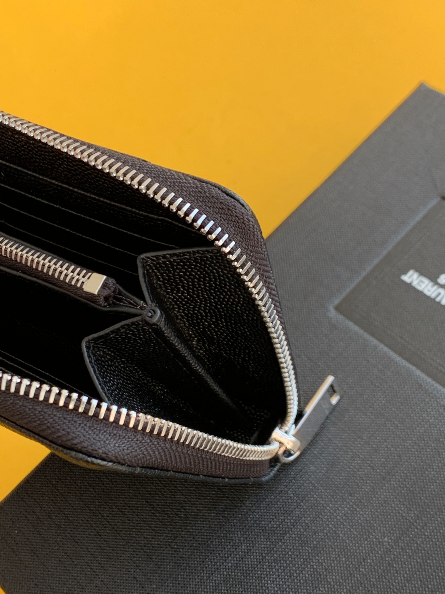 Saint Laurent MONOGRAMS PROMOTIONS