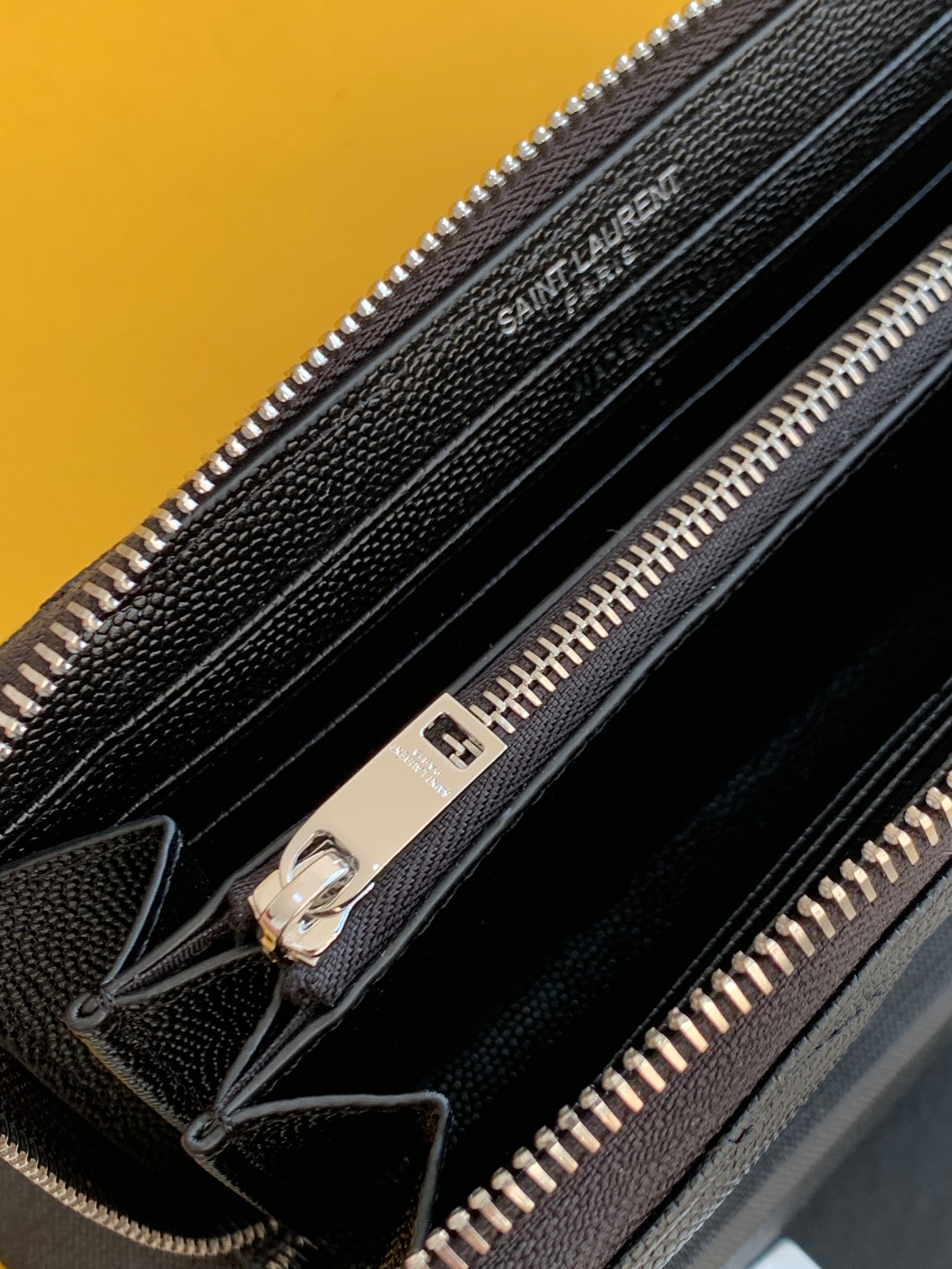 Saint Laurent MONOGRAMS PROMOTIONS