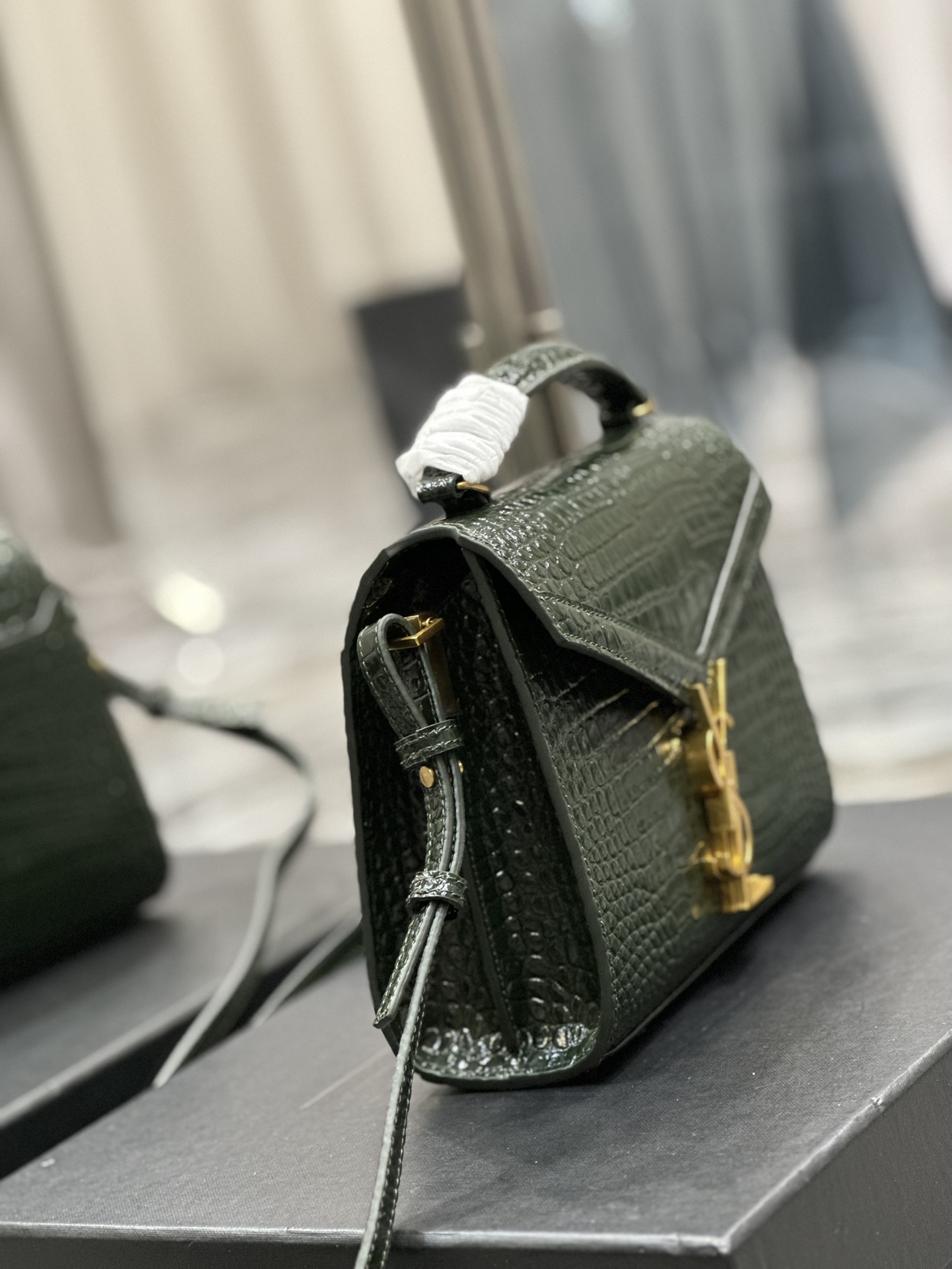 Saint Laurent Cassandra
