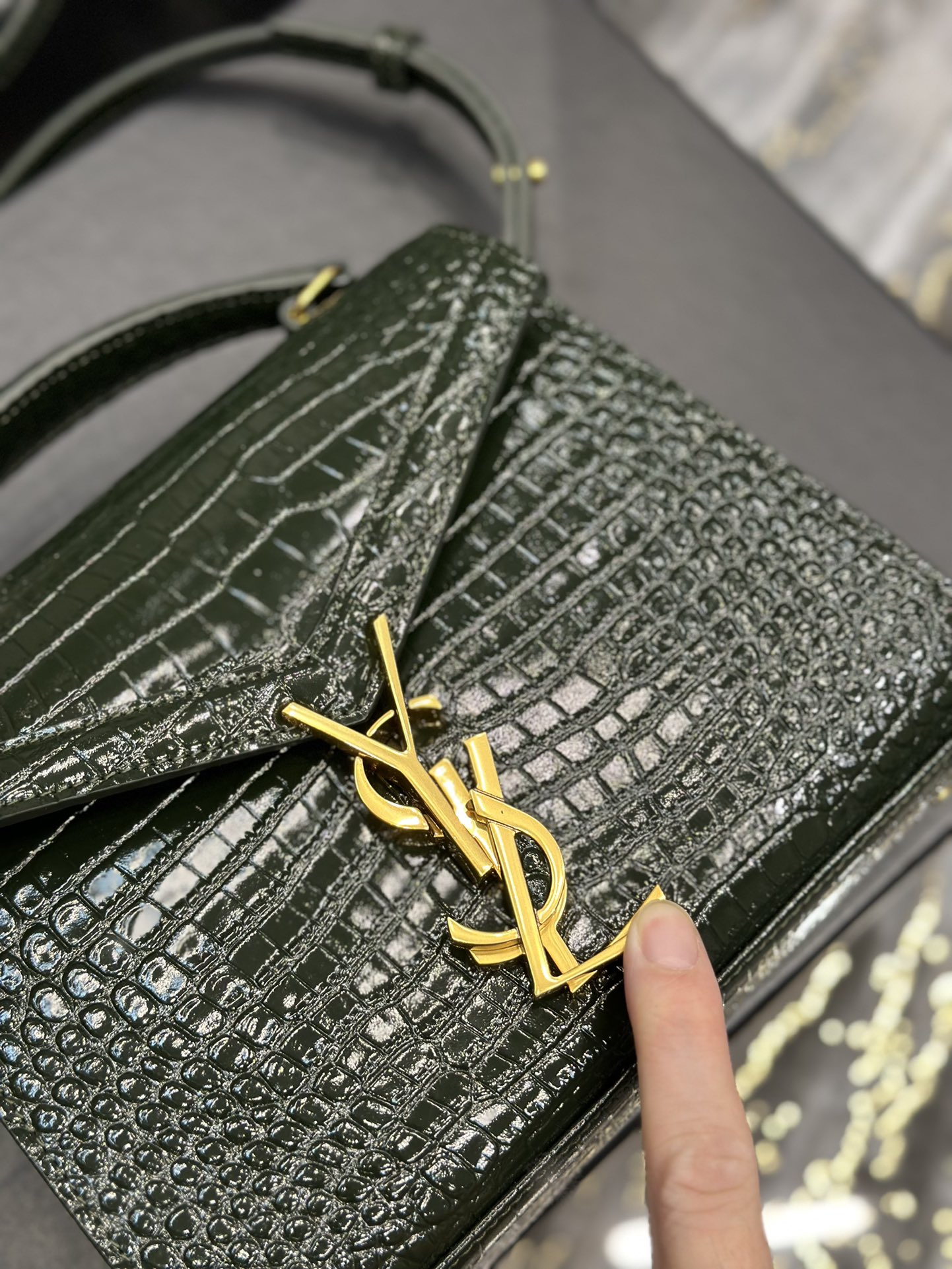 Saint Laurent Cassandra