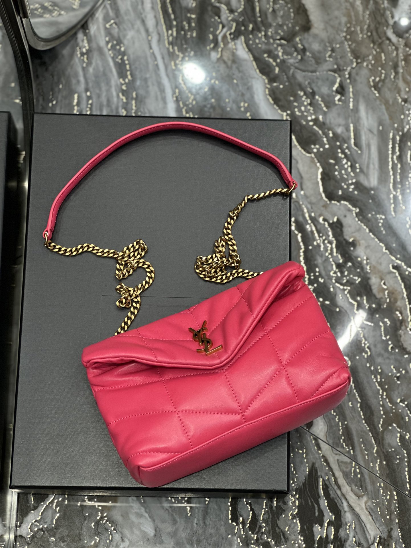 SUNSET MEDIUM TOP HANDLE IN SMOOTH LEATHER