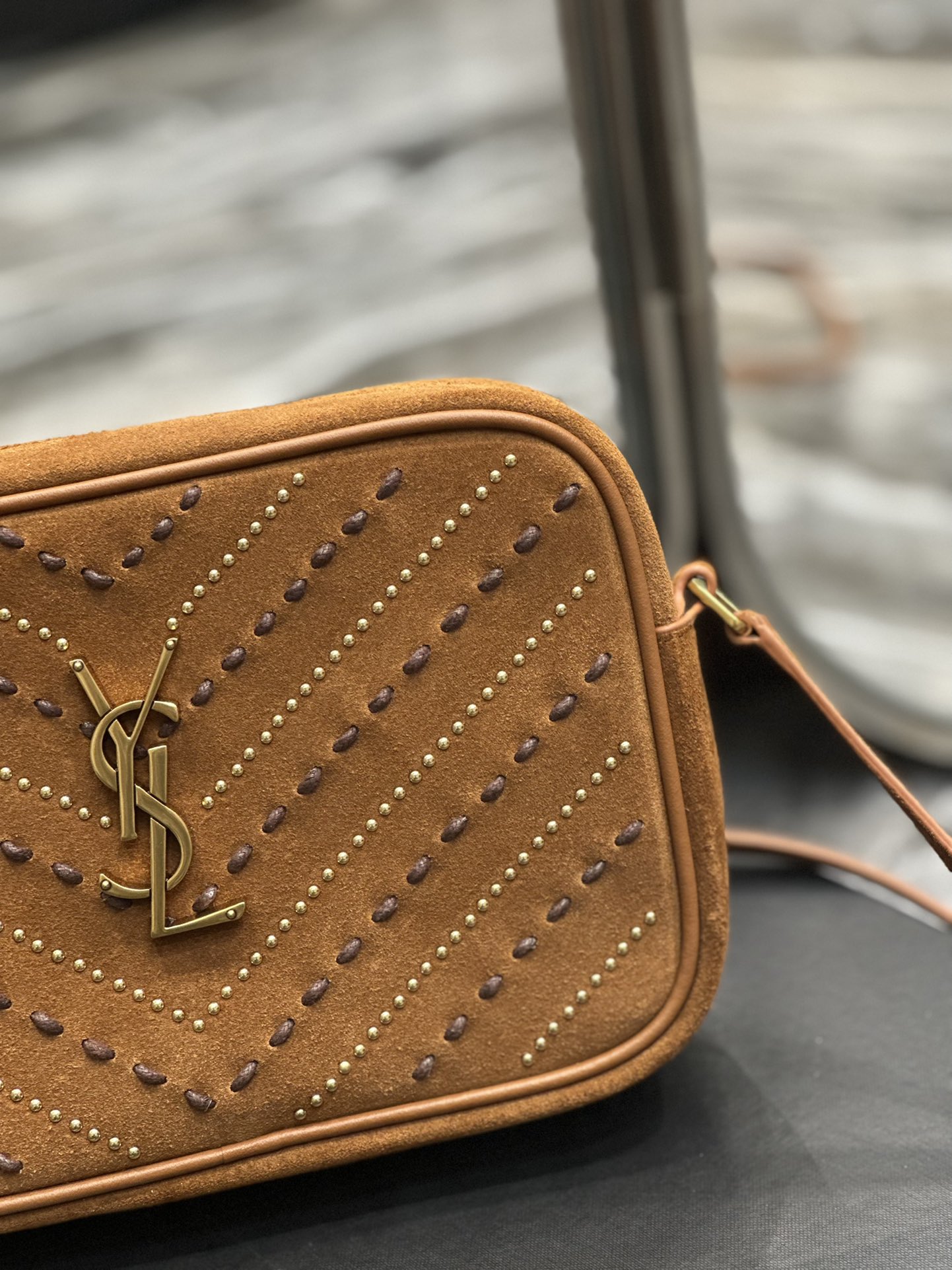 Saint Laurent – Lou suede camera bag – women – Calf Leather – One Size – Brown