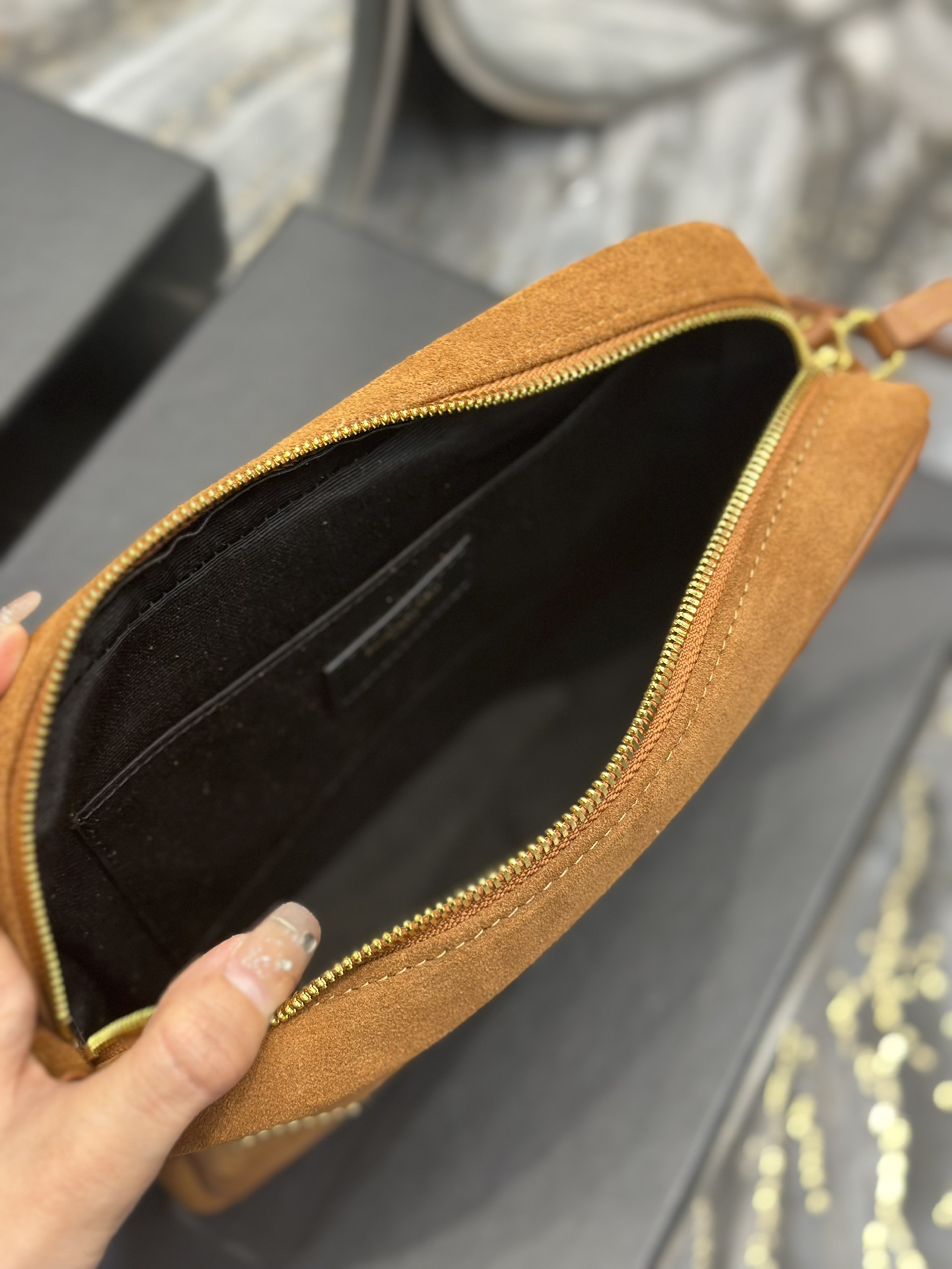 Saint Laurent – Lou suede camera bag – women – Calf Leather – One Size – Brown