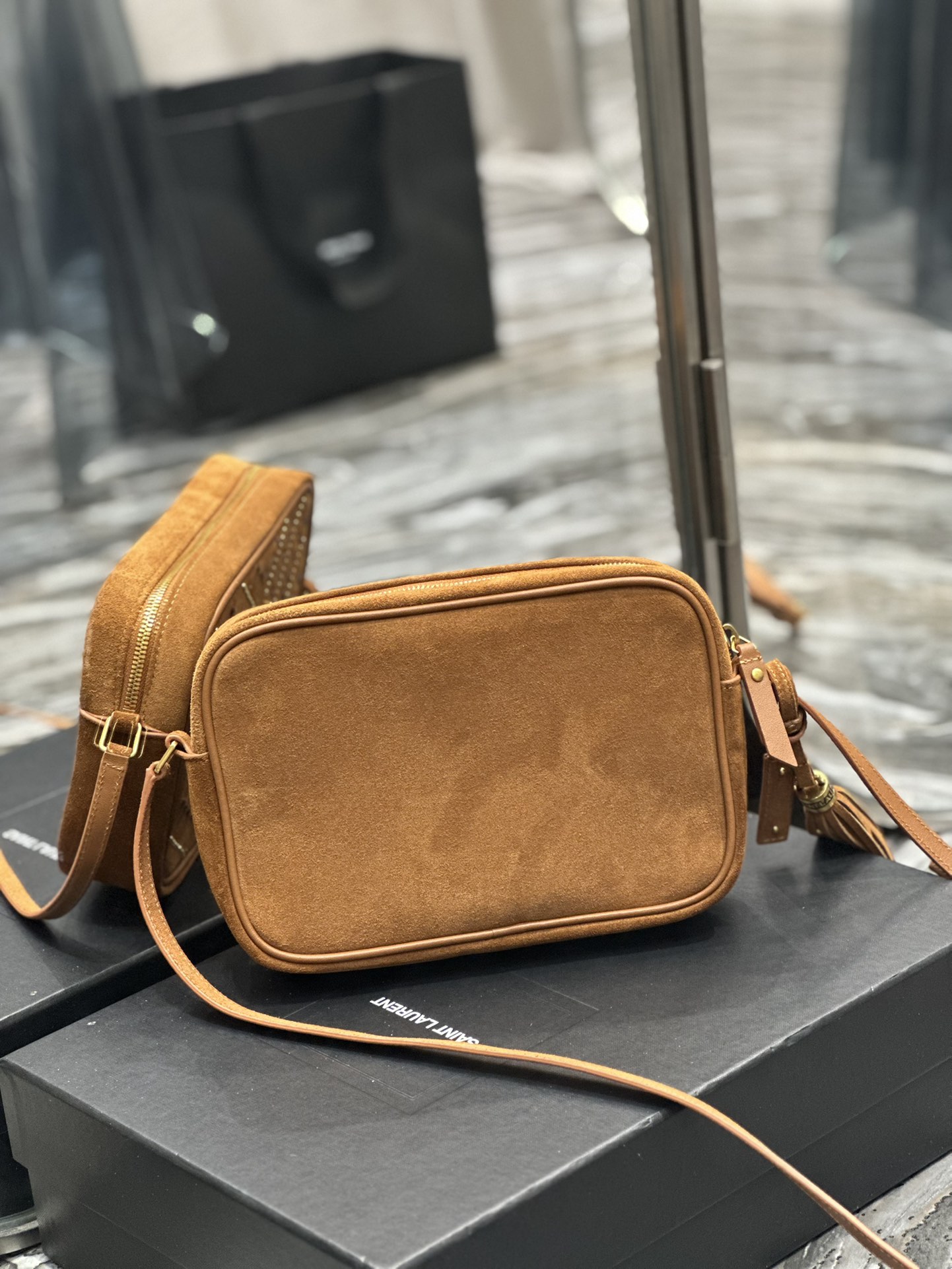 Saint Laurent – Lou suede camera bag – women – Calf Leather – One Size – Brown