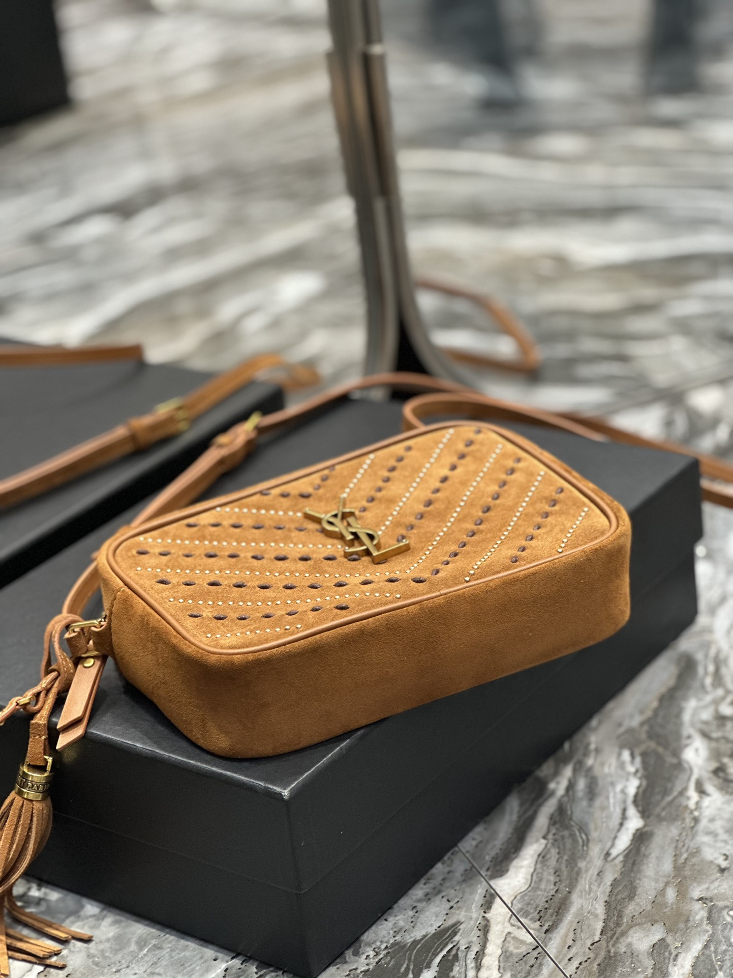 Saint Laurent – Lou suede camera bag – women – Calf Leather – One Size – Brown