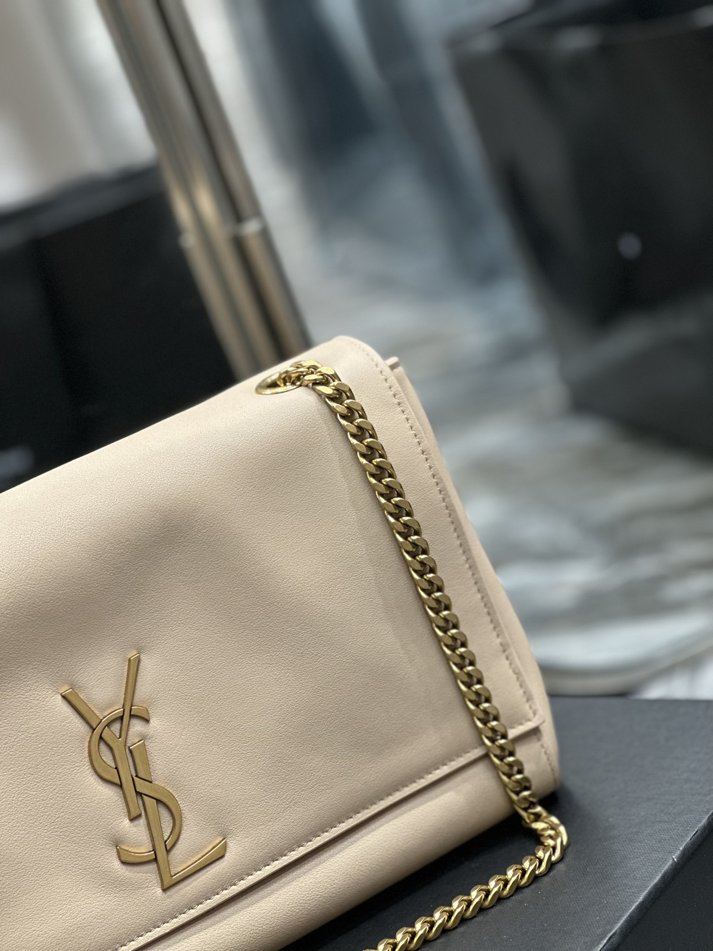 KATE MEDIUM REVERSIBLE CHAIN BAG IN SUEDE AND SMOOTH LEATHER