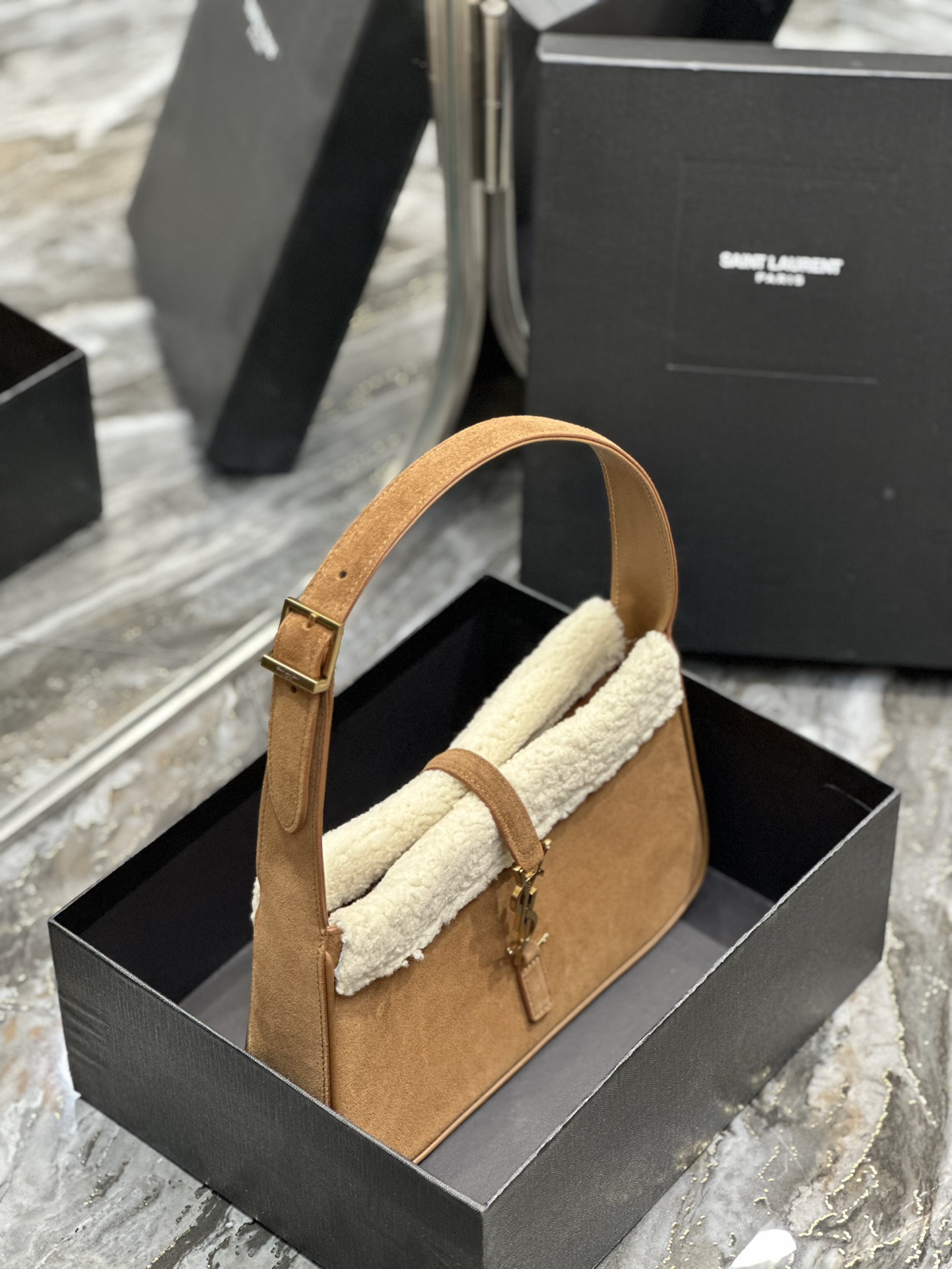 LE 5 À 7 HOBO BAG IN LIZARD SHINY LEATHER