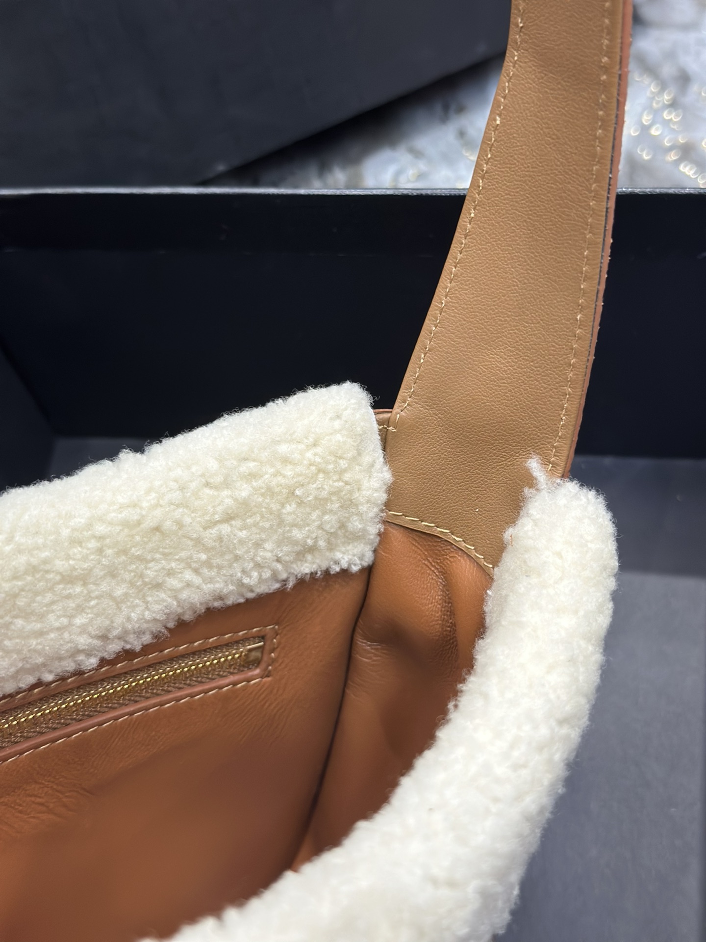 LE 5 À 7 HOBO BAG IN LIZARD SHINY LEATHER
