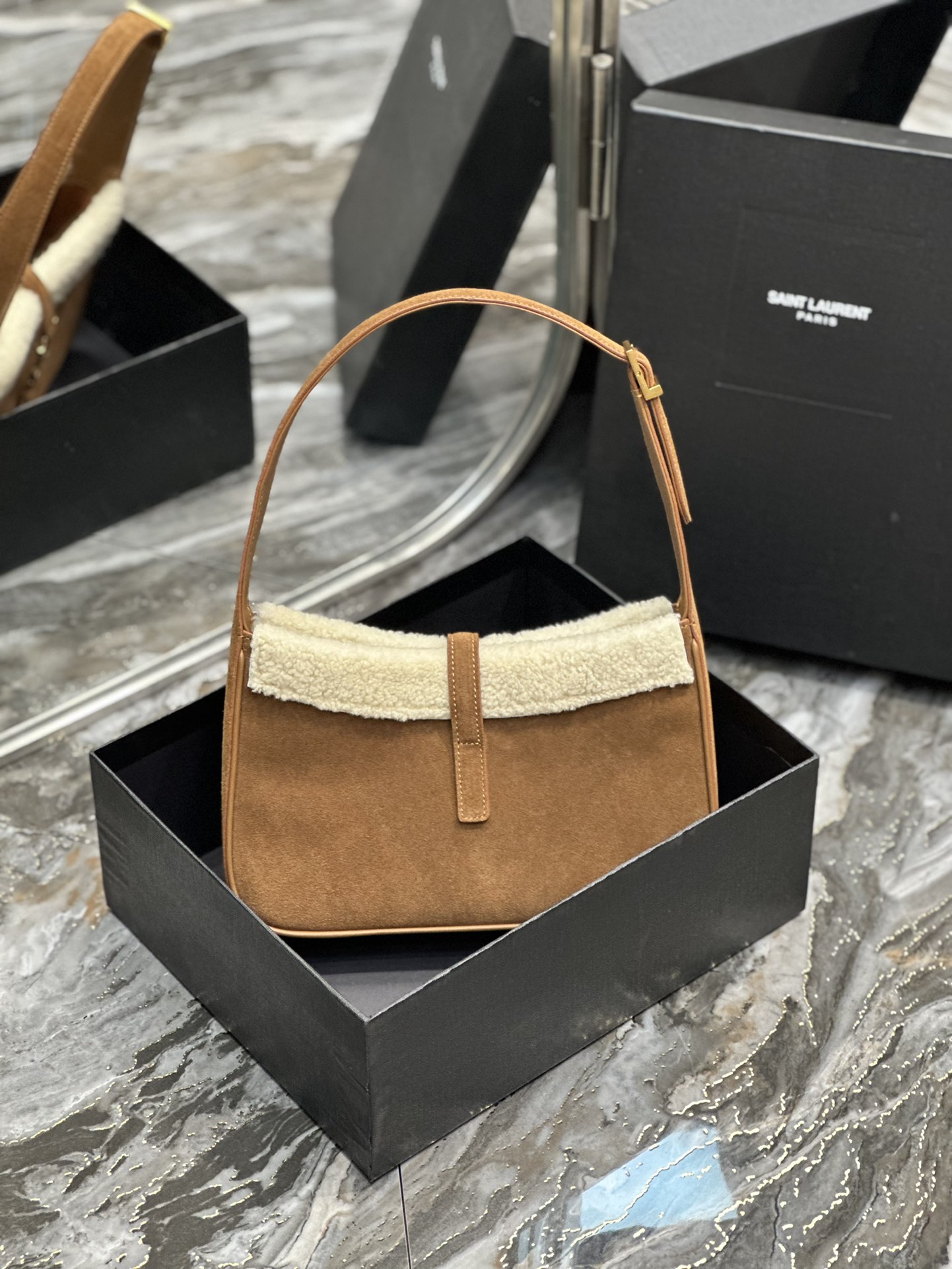LE 5 À 7 HOBO BAG IN LIZARD SHINY LEATHER